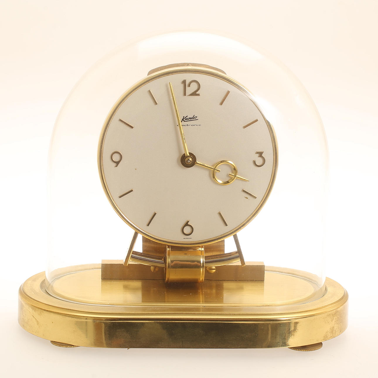 BORDSUR, Kundo, 1900-talets andra hälft.