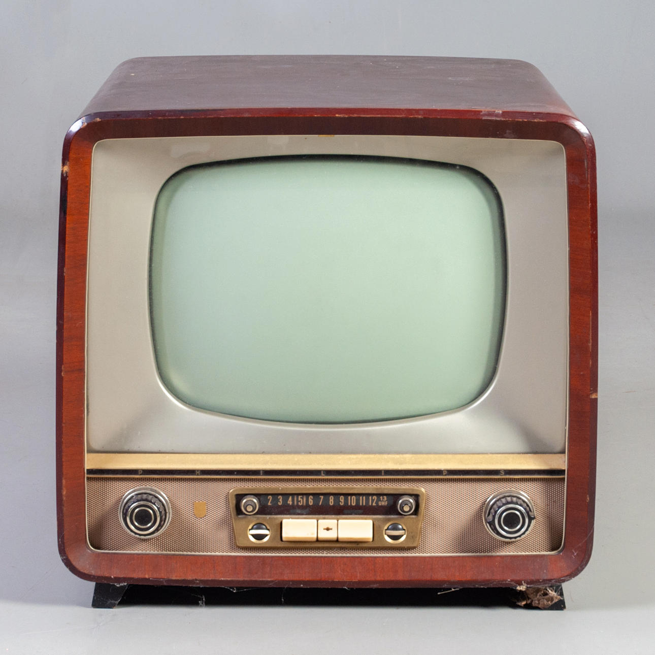 TELEVISION APPARATUS. Philips type 17TX 144 A82.