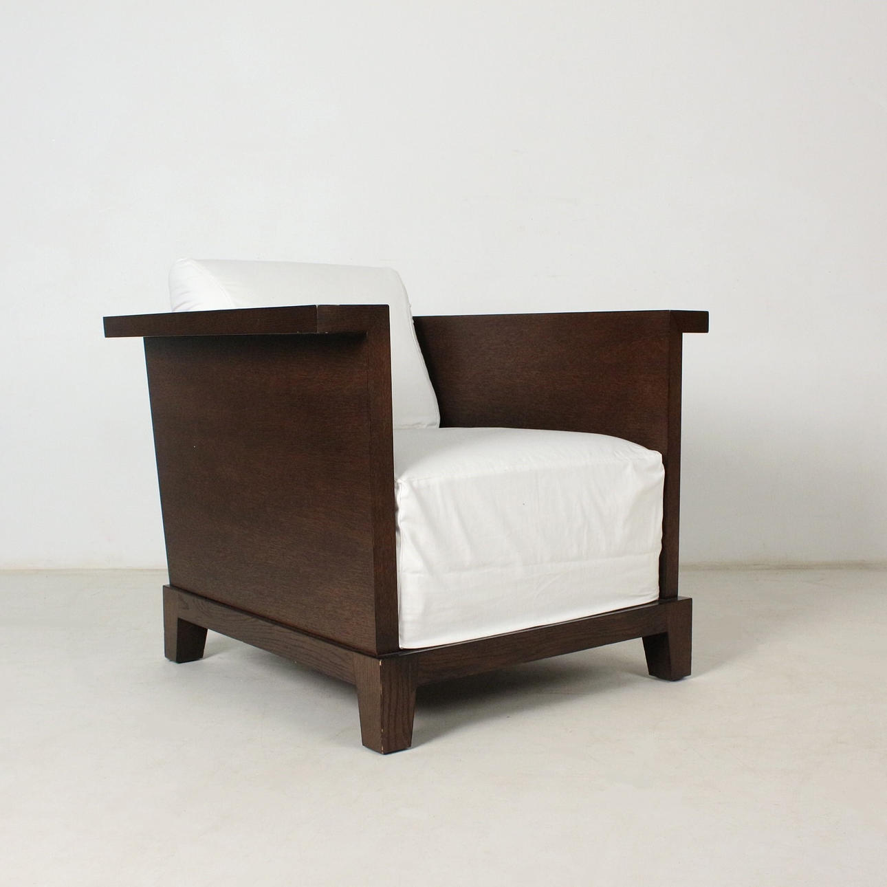 PROMEMORIA. Armlehnsessel, Holz.