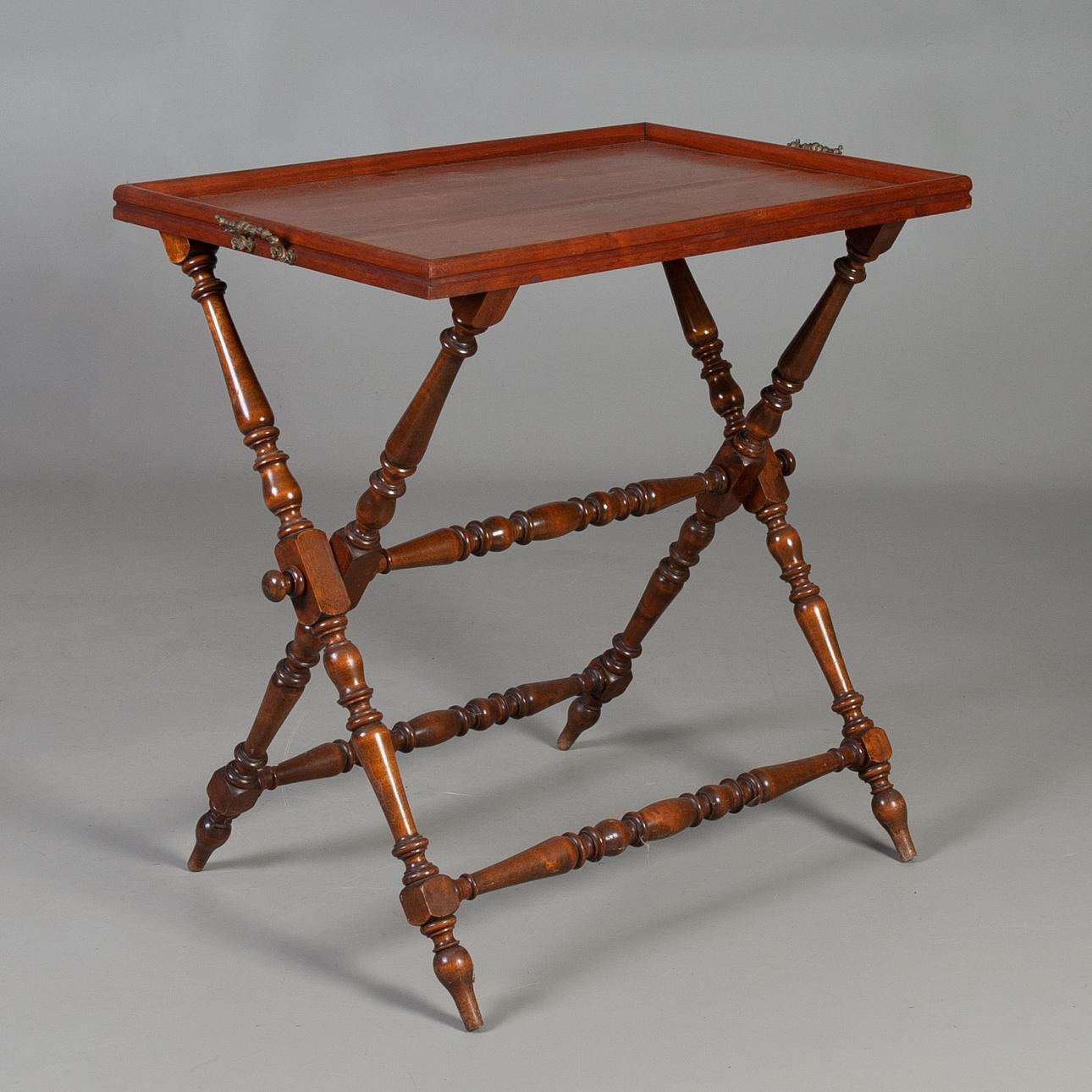 CHART TABLE. 18/1900s, oak.