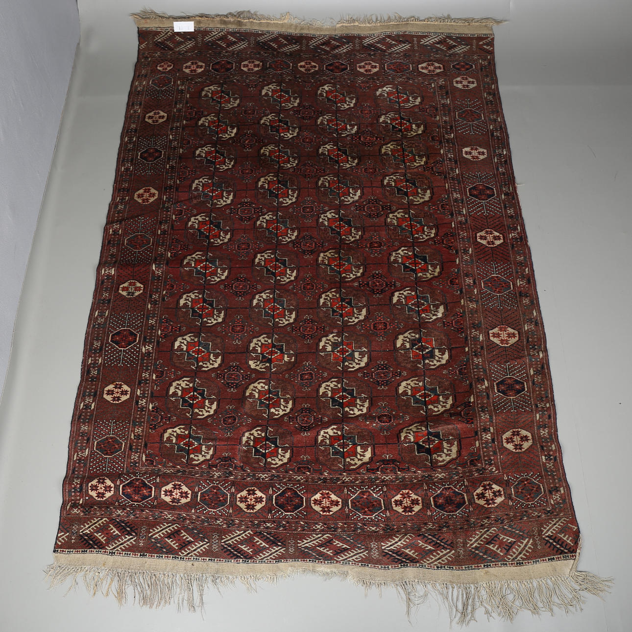 MATTA. Semiantik. Tekke. Turkmen. 240x165 cm.