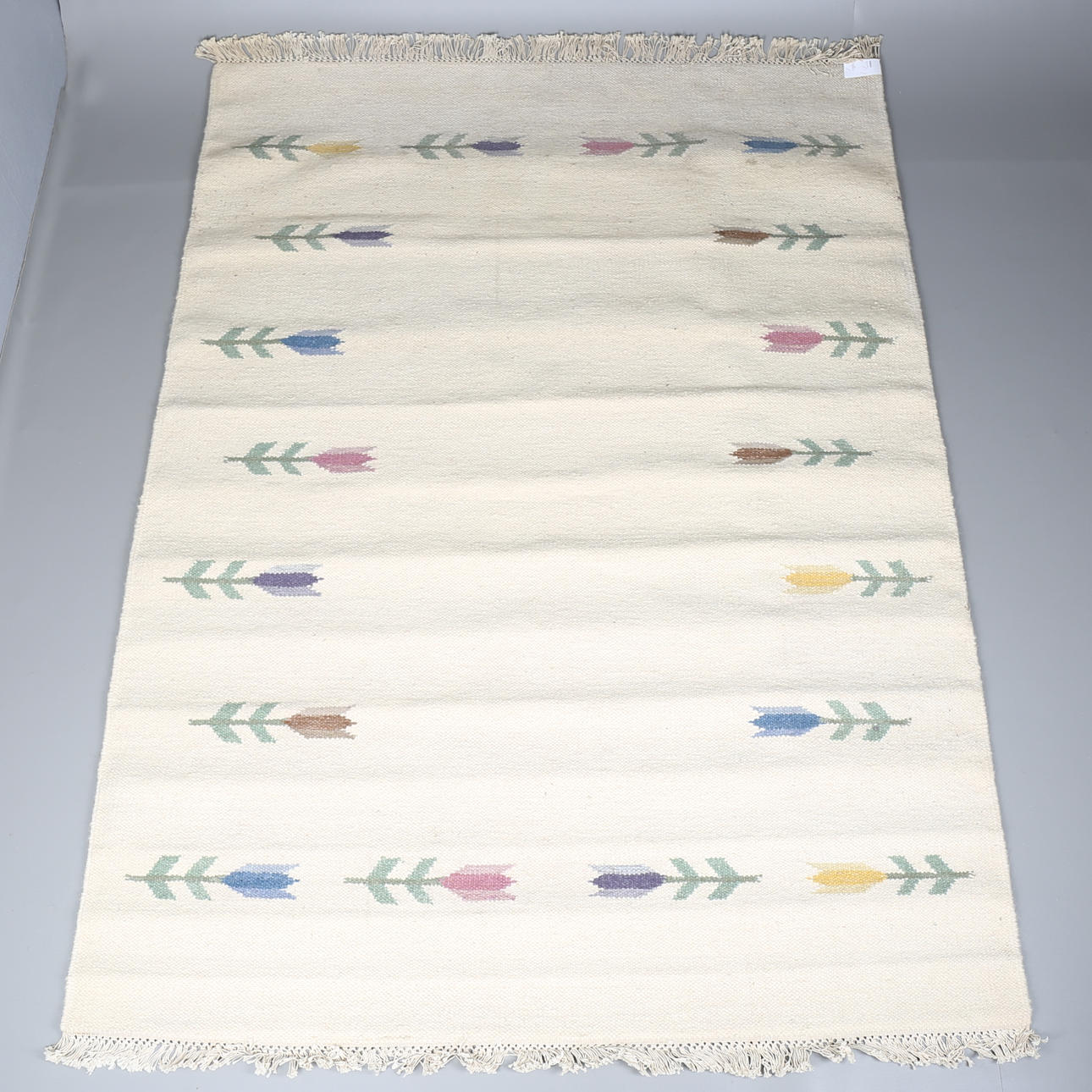 MATTA. Röllakan "Tulip" 230x168 cm.