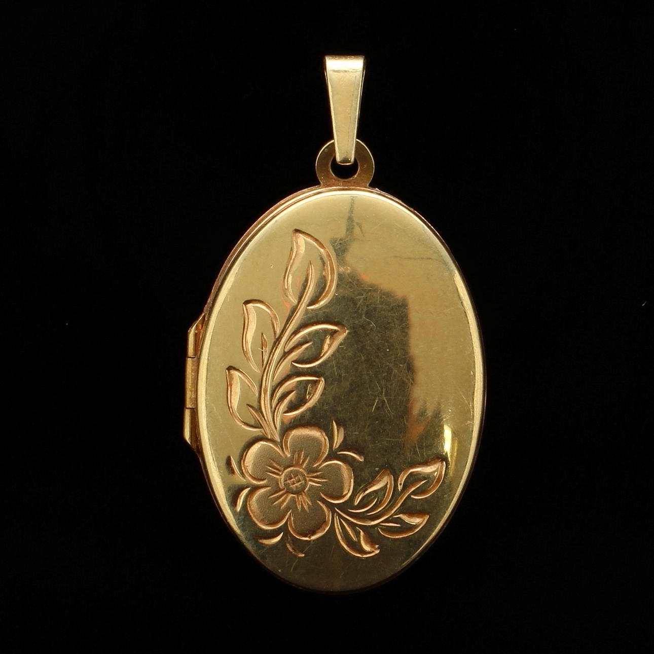 HÄNGE med gömma, 18k guld, stämplad CCC, 1900-tal.