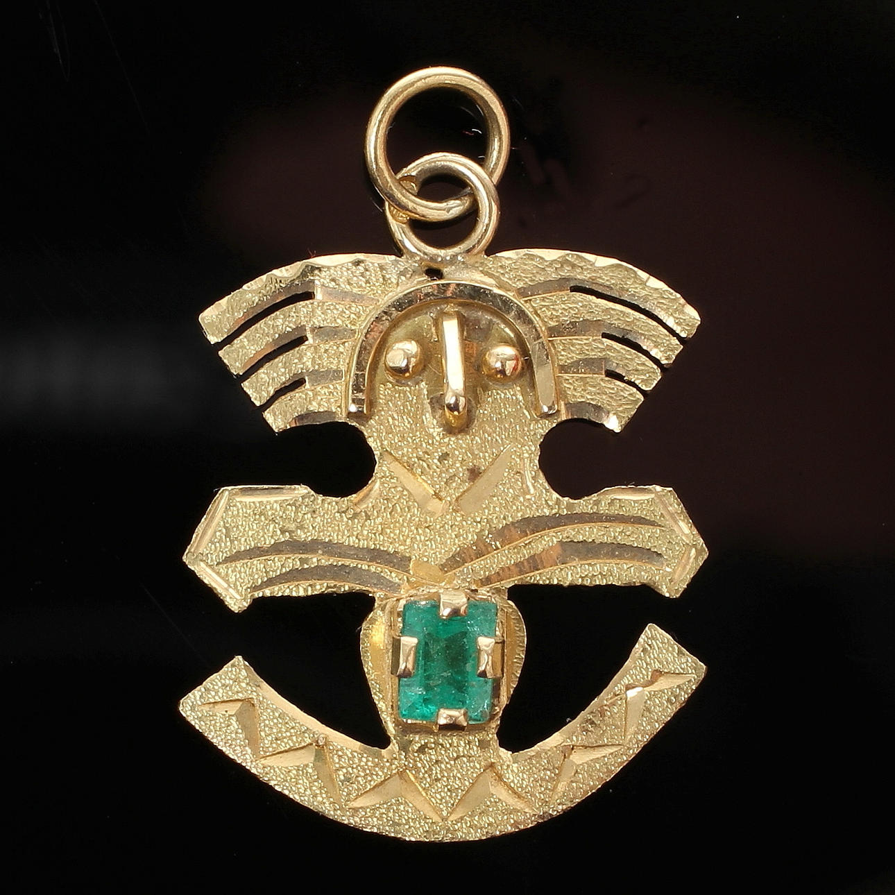 HÄNGE, 18k guld med grön sten, svensk importstämpel, 1900-talets andra hälft.