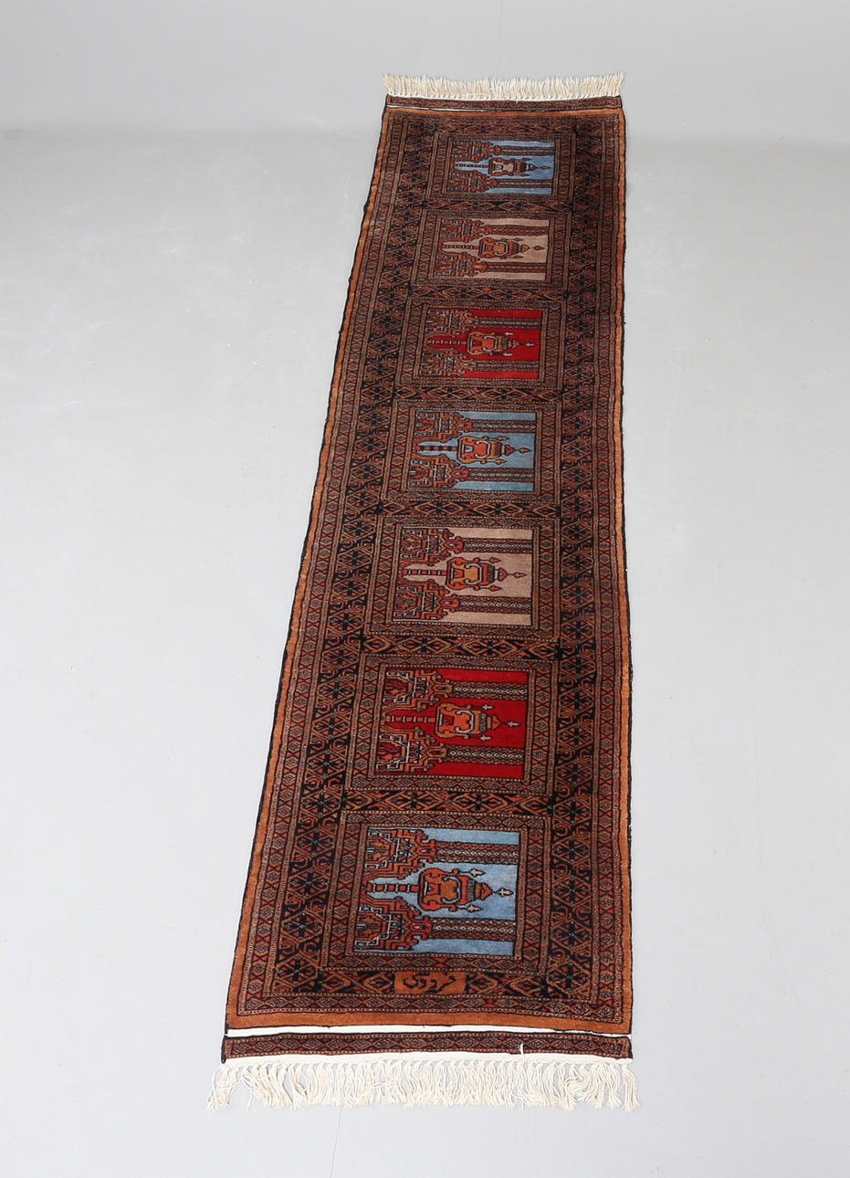 MATTA, Saph, Pakistan, 219 x 61 cm.