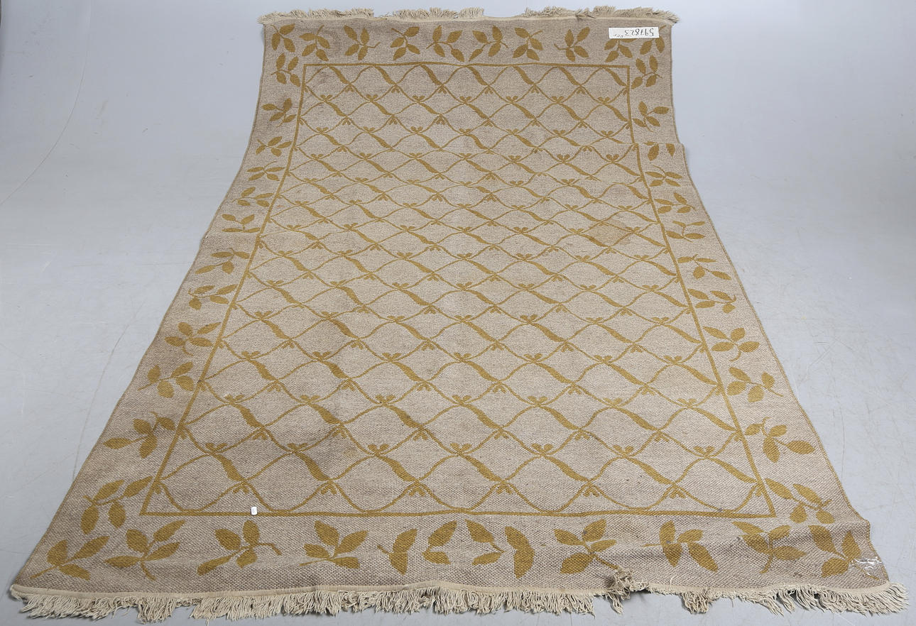 MATTA, ca. 293x180 cm.