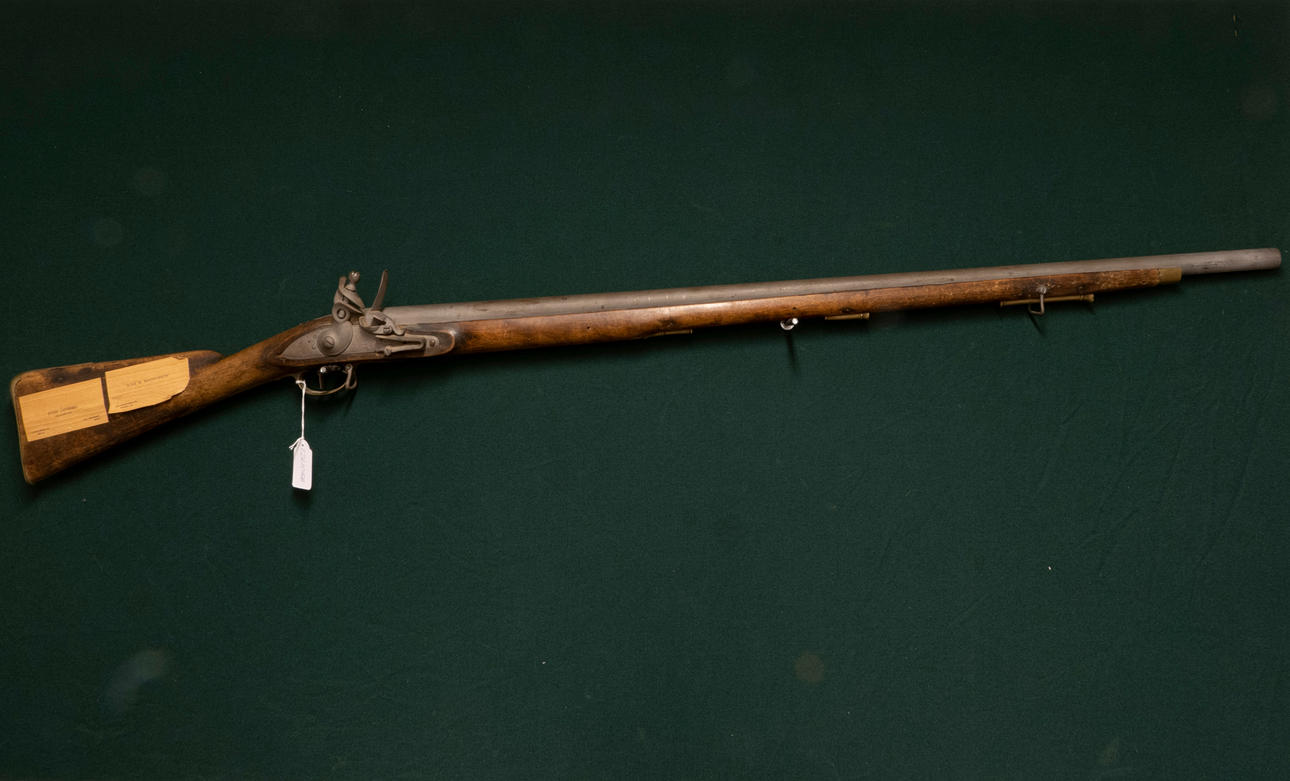 Tower rifle, flint lock, 18th century.