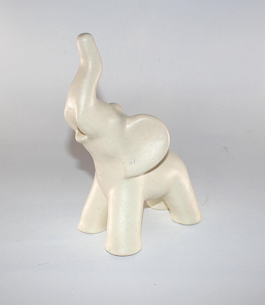 FIGURIN, Elefant, keramik, Kerttu Suvanto-Vaajakallio, Kupittaan Savi.