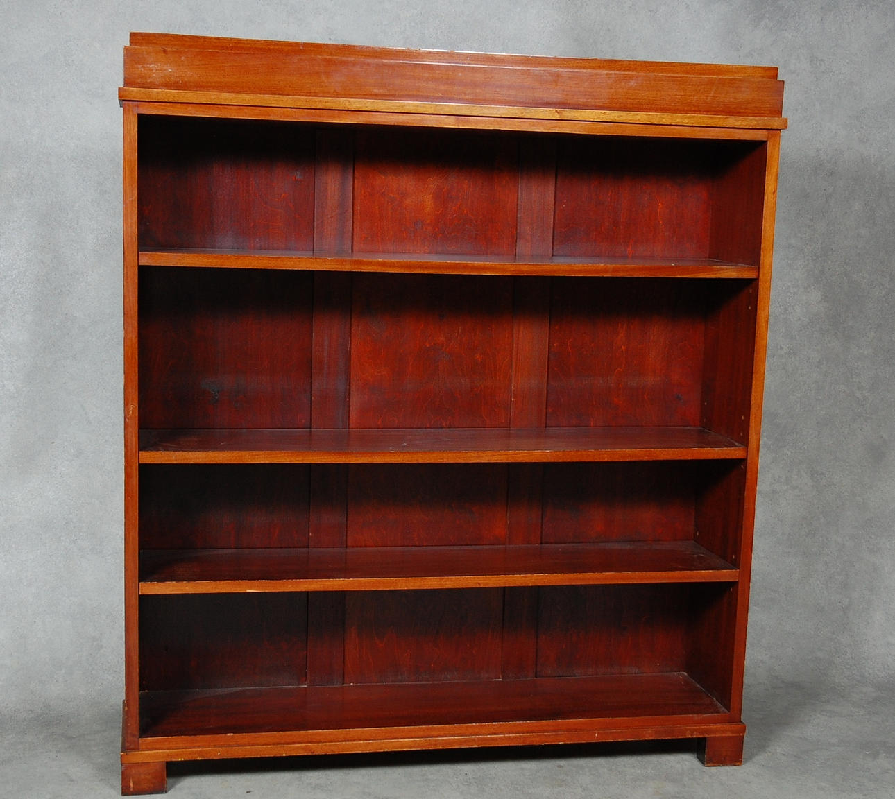 BOKHYLLA, 1900-talets mitt.