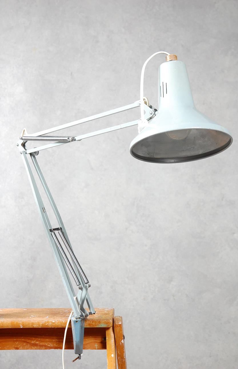 ARKITEKTLAMPA," Luxo " L-1P.