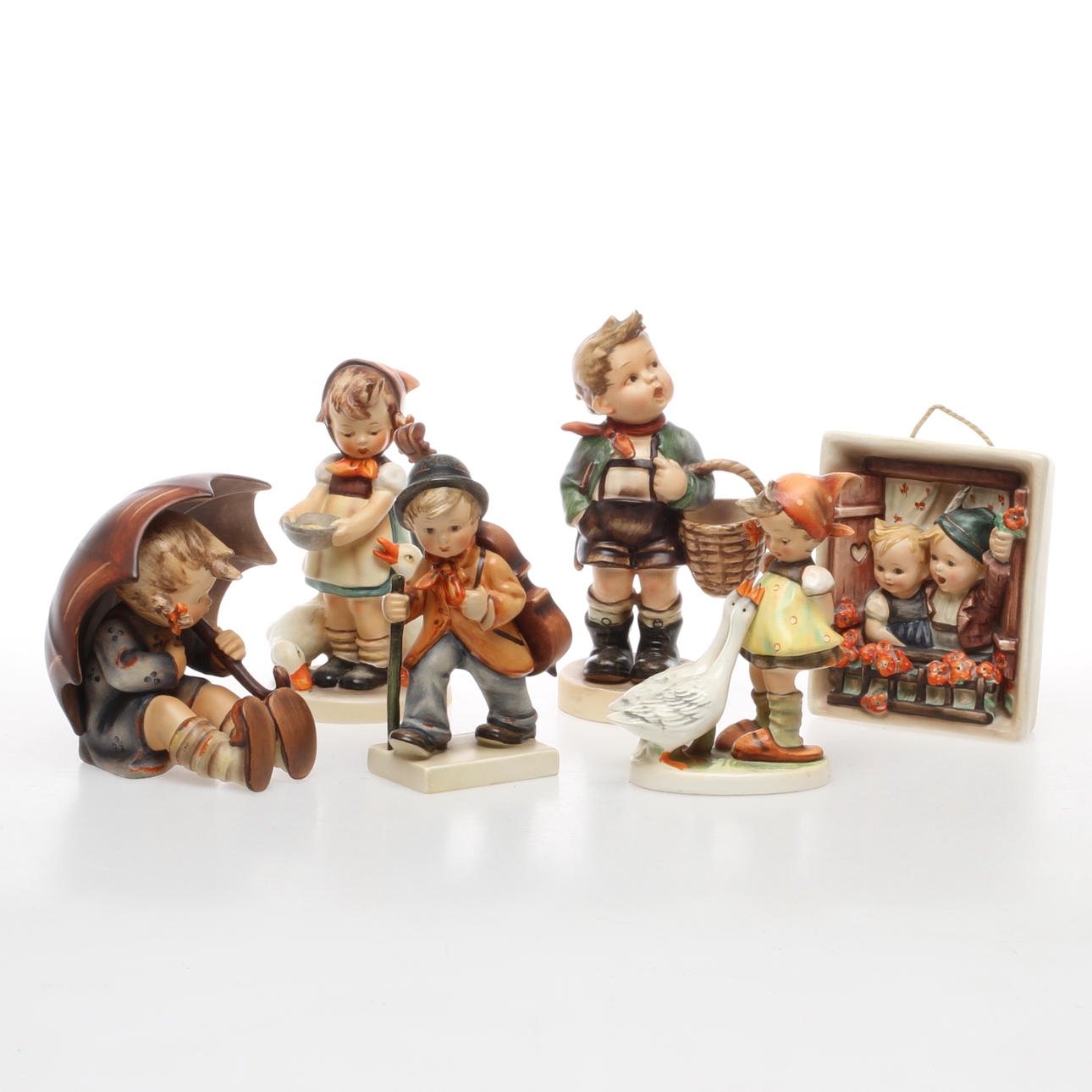 FIGURINER, 5 st, VÄGGRELIEF, porslin, Musicerande barn, Goebel, MJ Hummel.