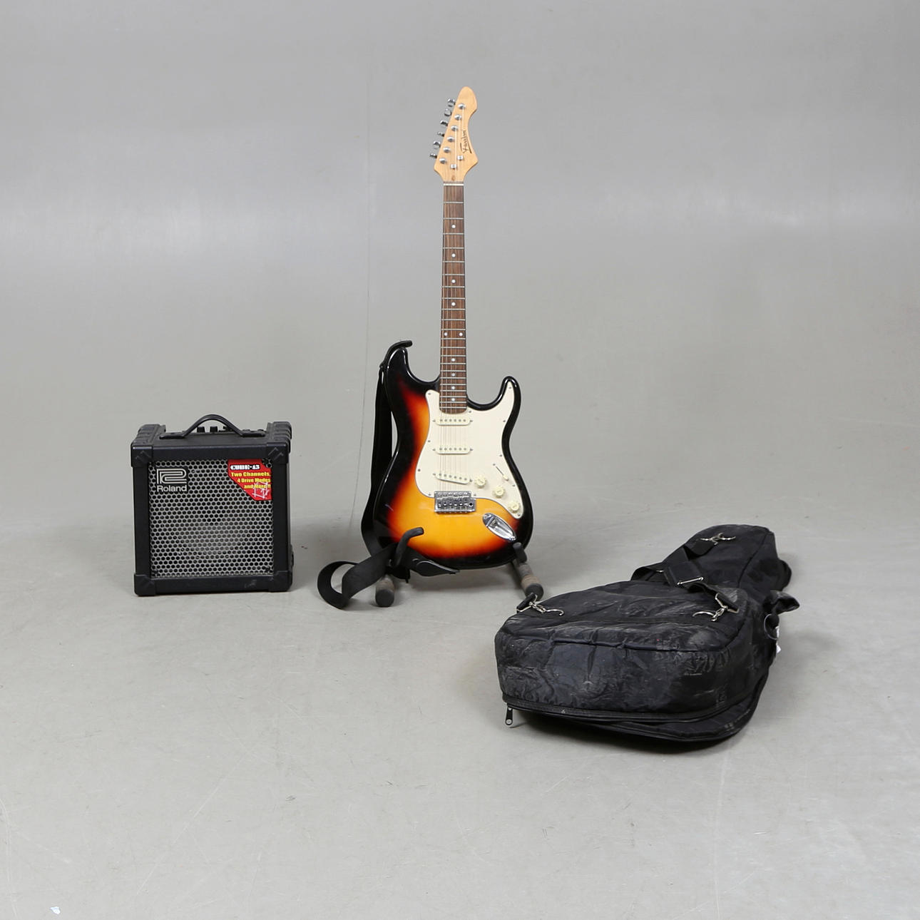 E-GITARRE und GITARRENVERSTÄRKER, Freedom, Roland Cube 15.