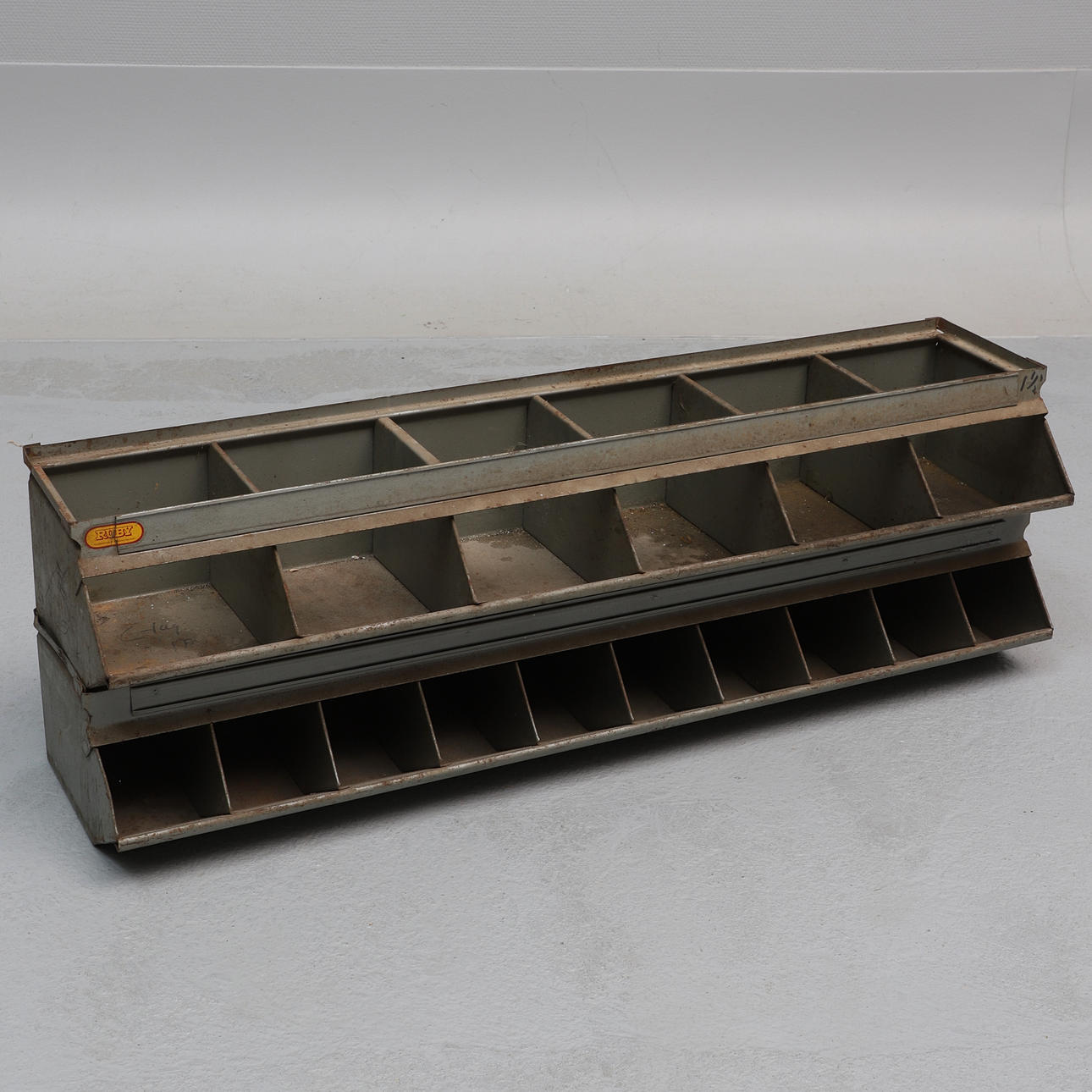 SORTIMENTLÅDOR/HYLLOR, 2 st, Ruby, Vaggeryds plåtmanufaktur.