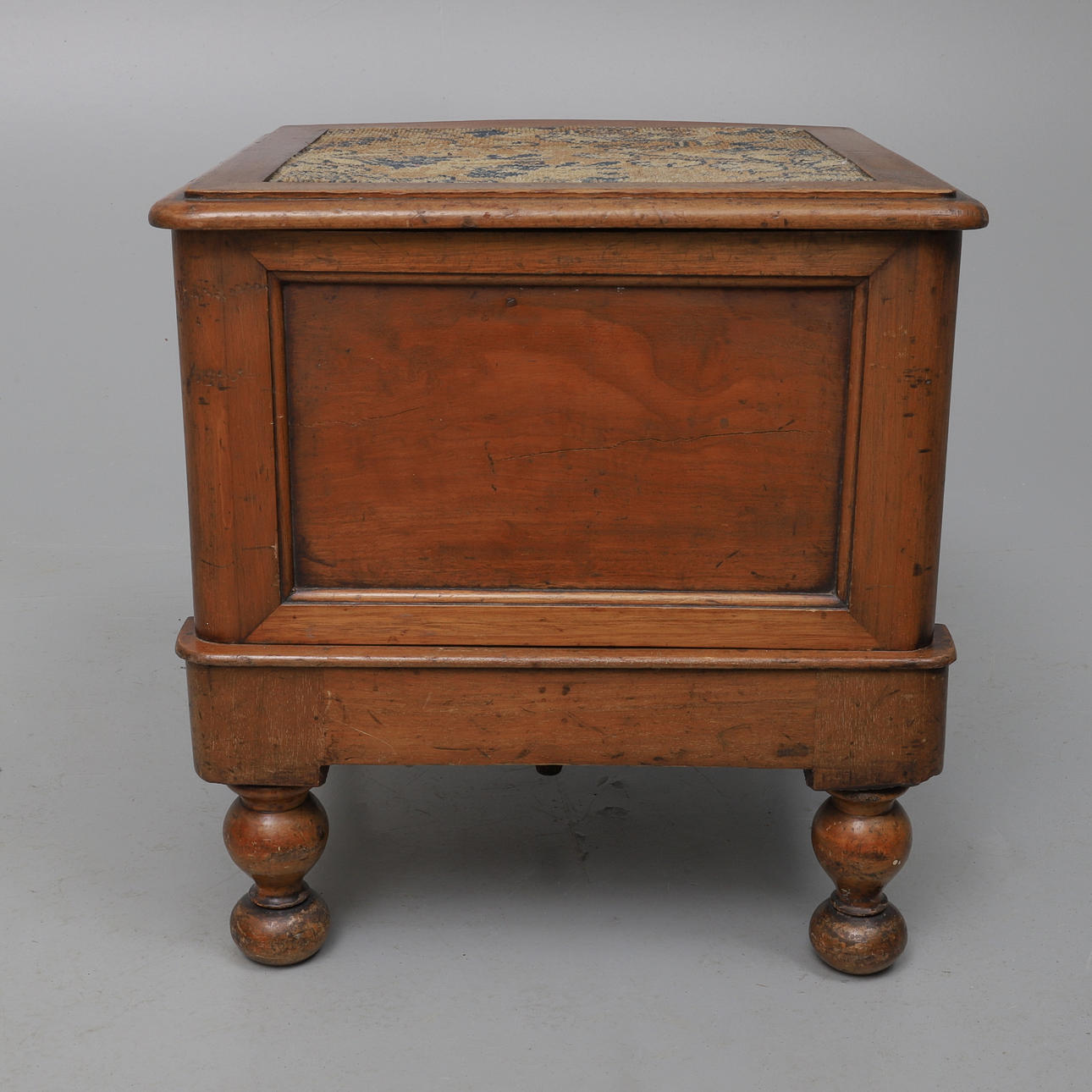 A VICTORIAN MAHOGANY BIDET, CIRCA 1860.