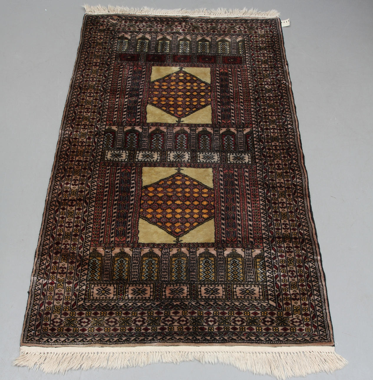 MATTA, orientalisk, ca 150 x 92 cm.