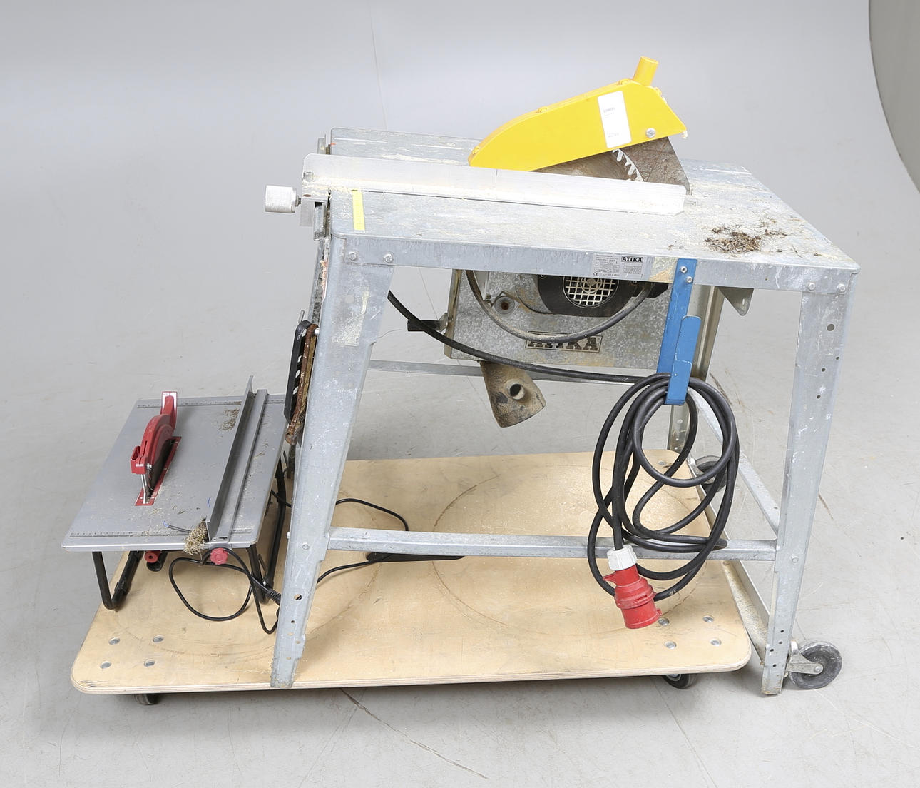 KAPSÅGAR, Atika, och Meec Tools.