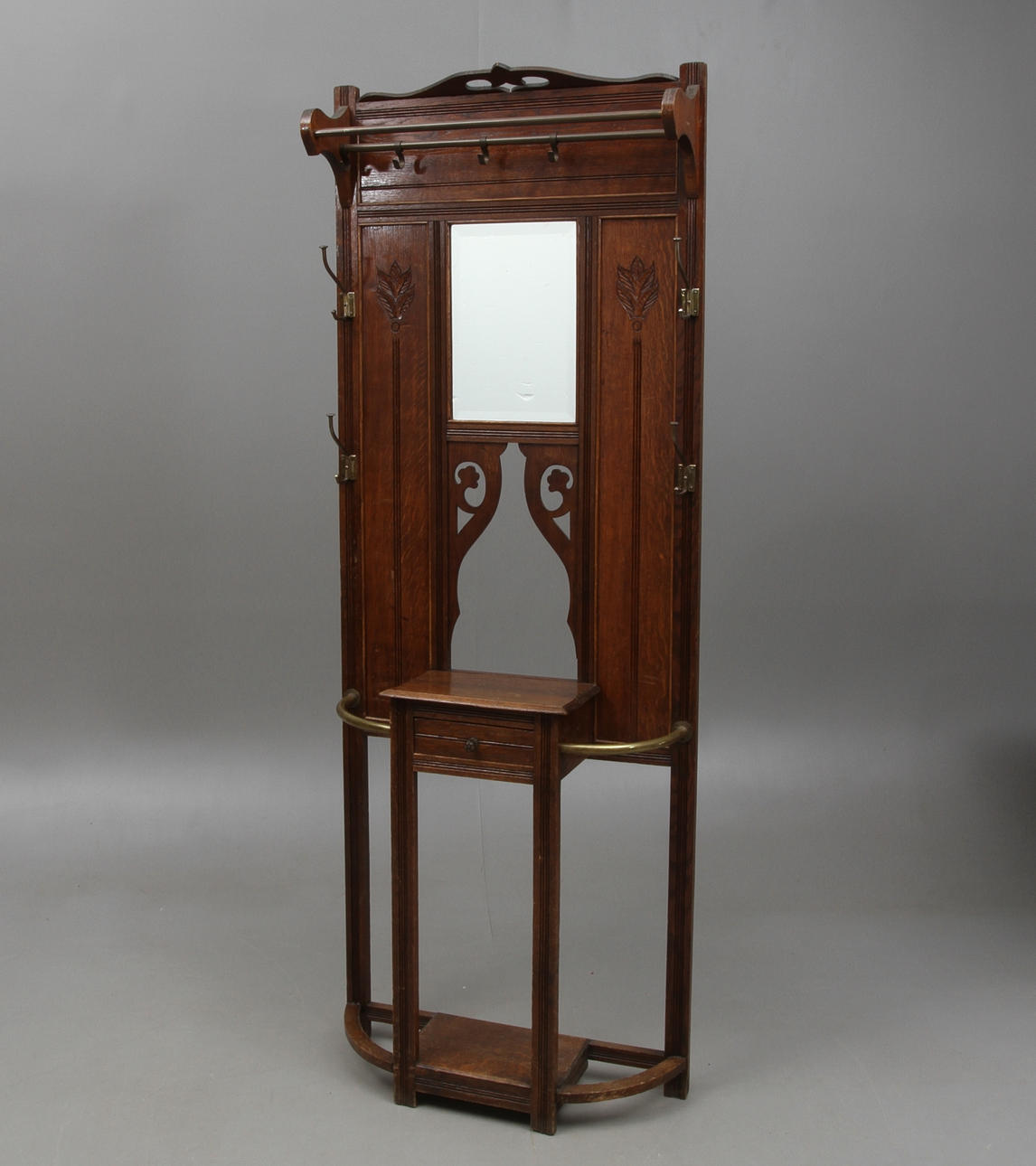 HALLMÖBEL, jugend, omkring sekelskiftet 1900.