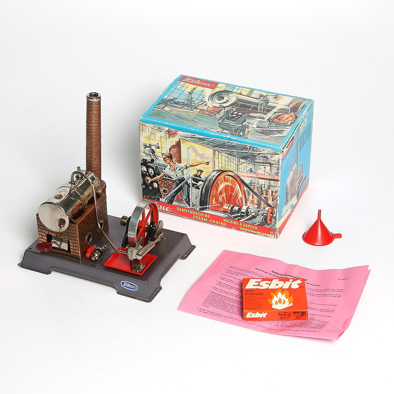 ÅNGMASKIN i originallåd, plåt, Dampfmaschine D5, Wilesco, Tyskland.