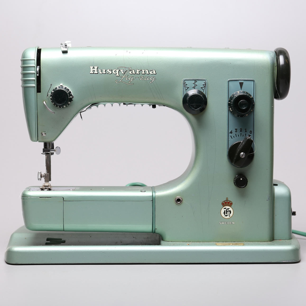SEWING MACHINE, Husqvarna Zig Zag, mid 20th century