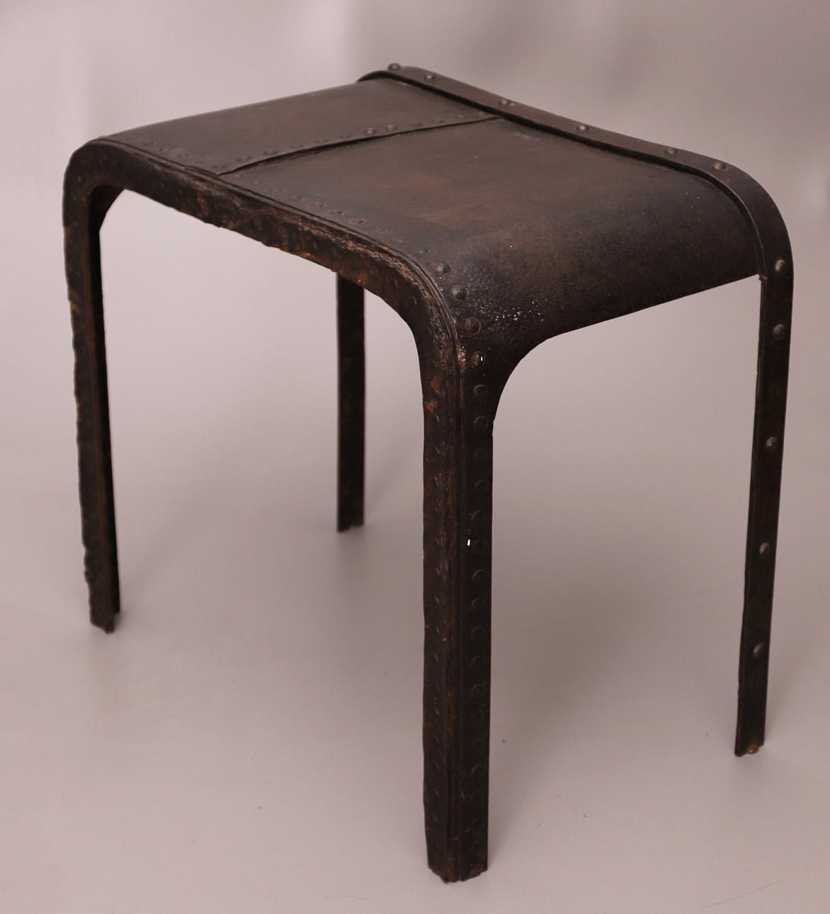 CIRKA 1900 JÄRNKONSOL ”EIFFELTORNET”.