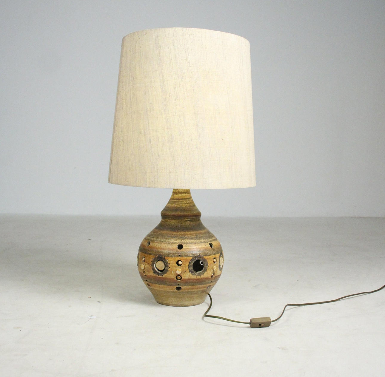 ”Pottery” bordslampa.