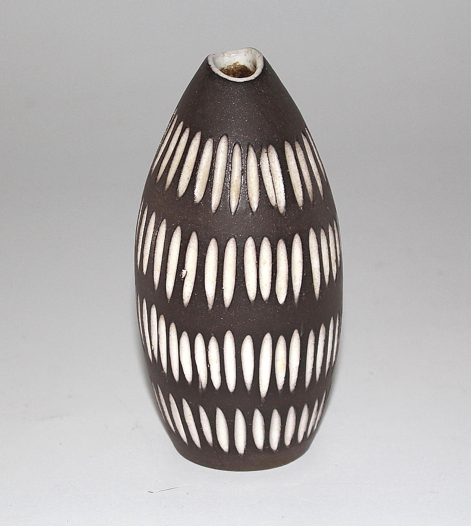 VAS. keramik, Negro, Upsala/Ekeby, Ingrid Atteberg.