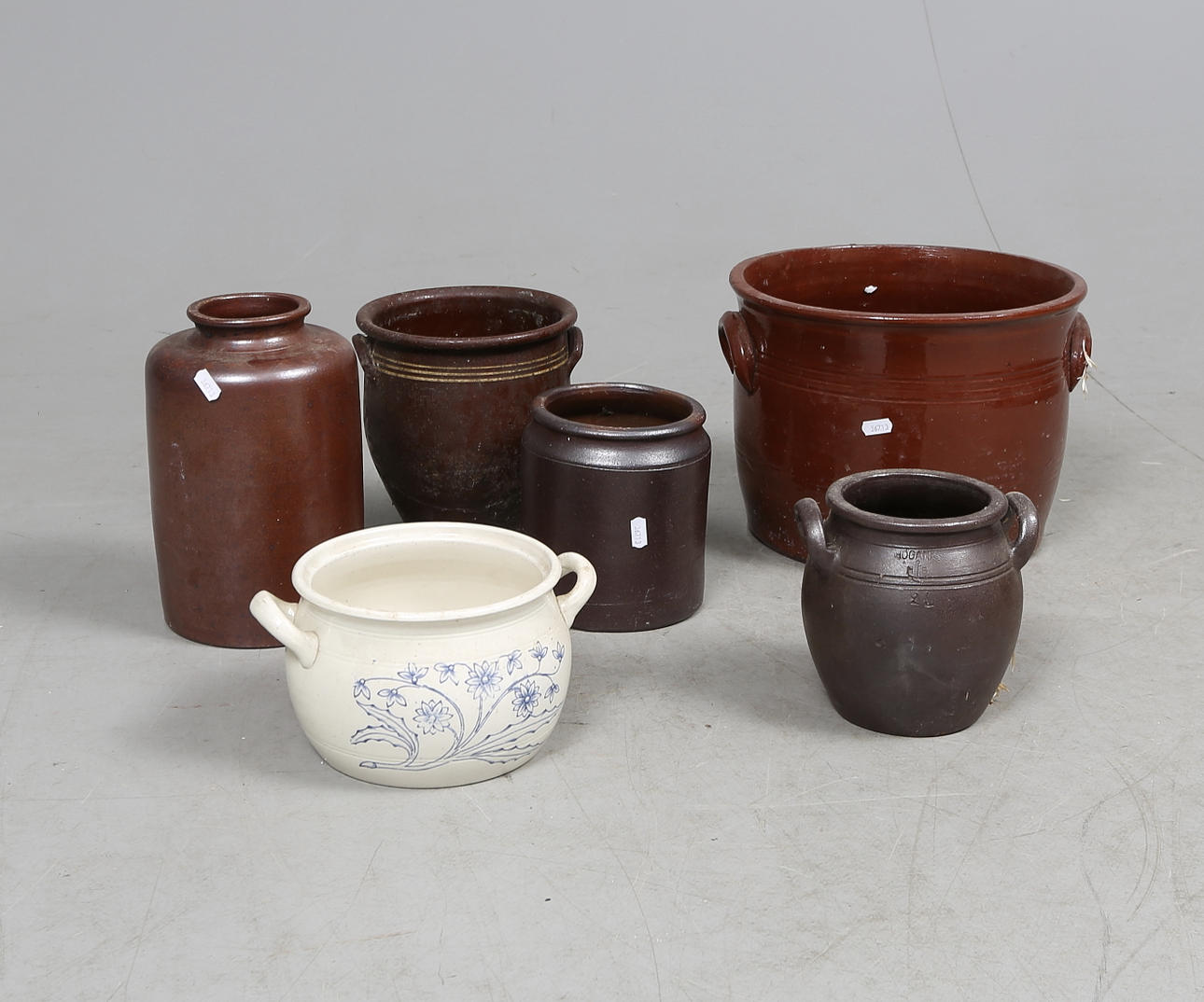 KRUKOR, 6 st, keramik, bland annat Ystad, Höganäs och Gustafsberg.