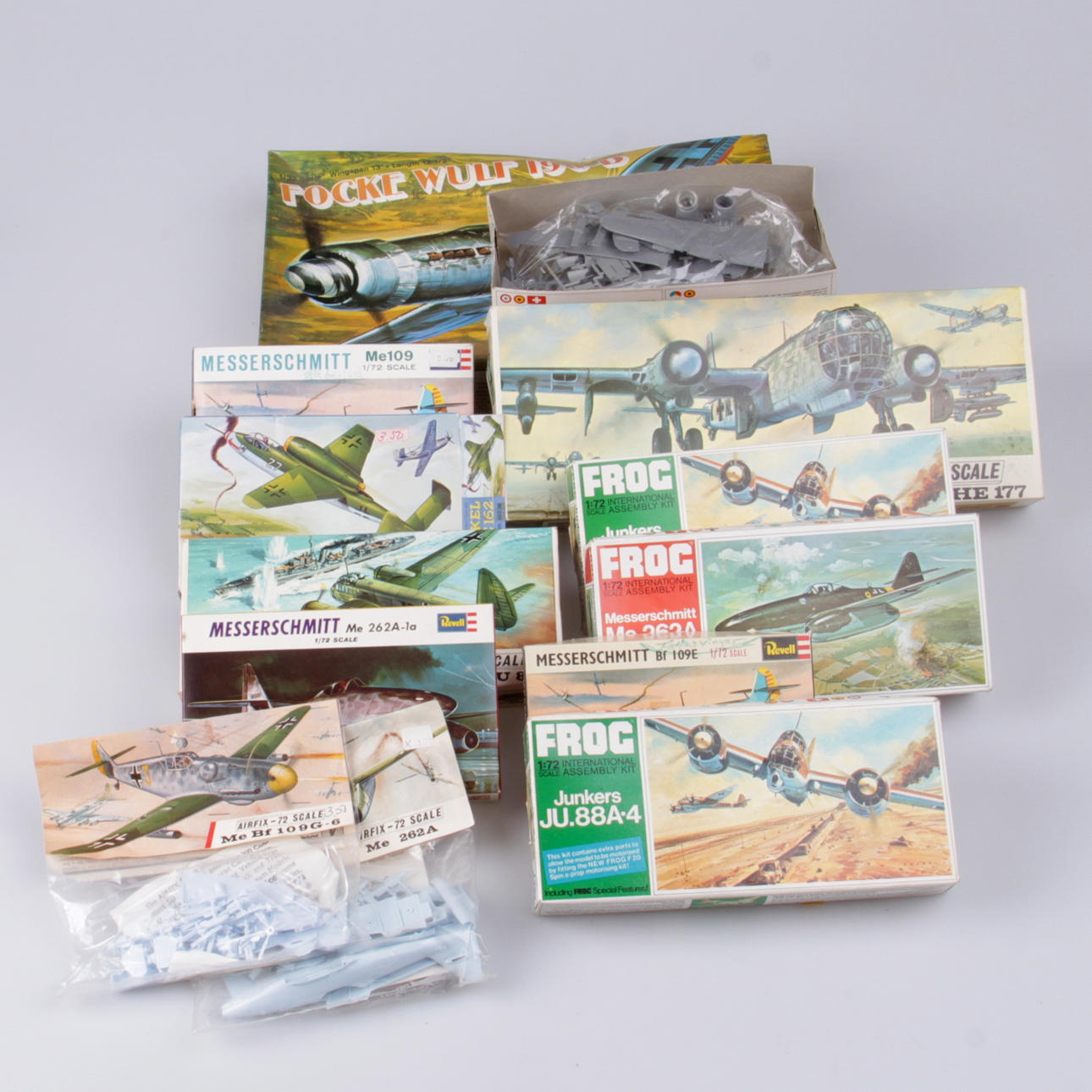 BYGGSATSER, 14 st. Flygplan, obyggda, Tyskland, WW2, skala 1/72 och 1/32.