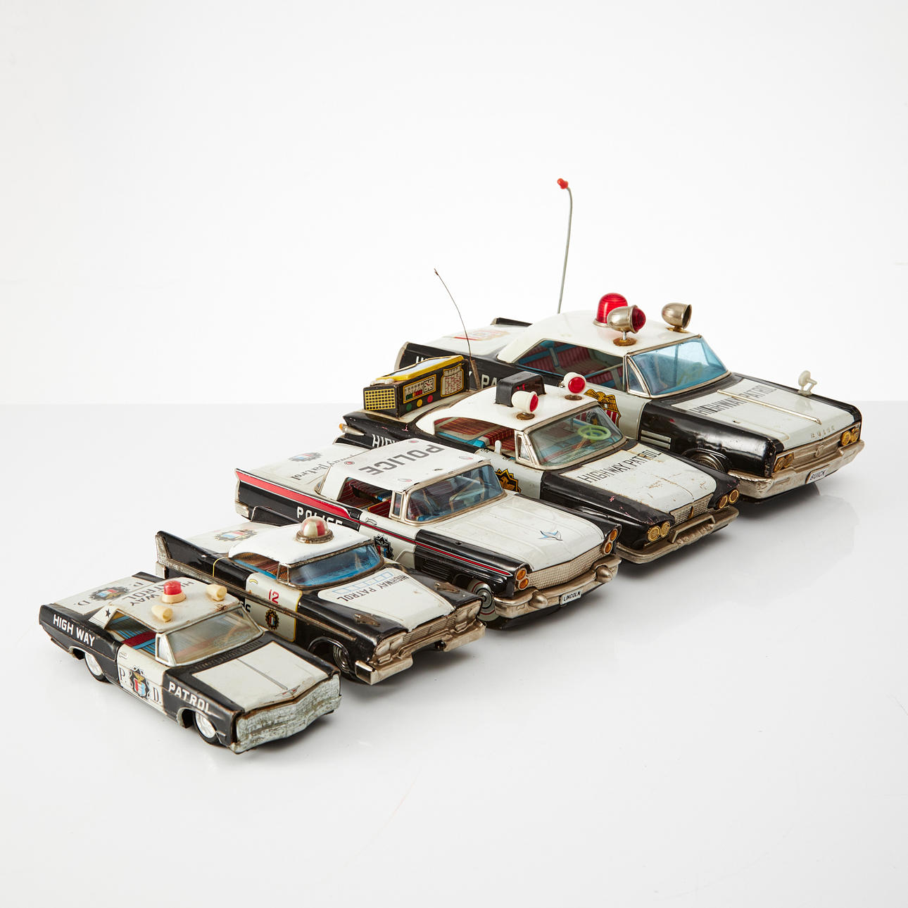 POLICE HIGHWAY PATROL CARS, 5 pcs., 1950-60s, various makes. i.a.