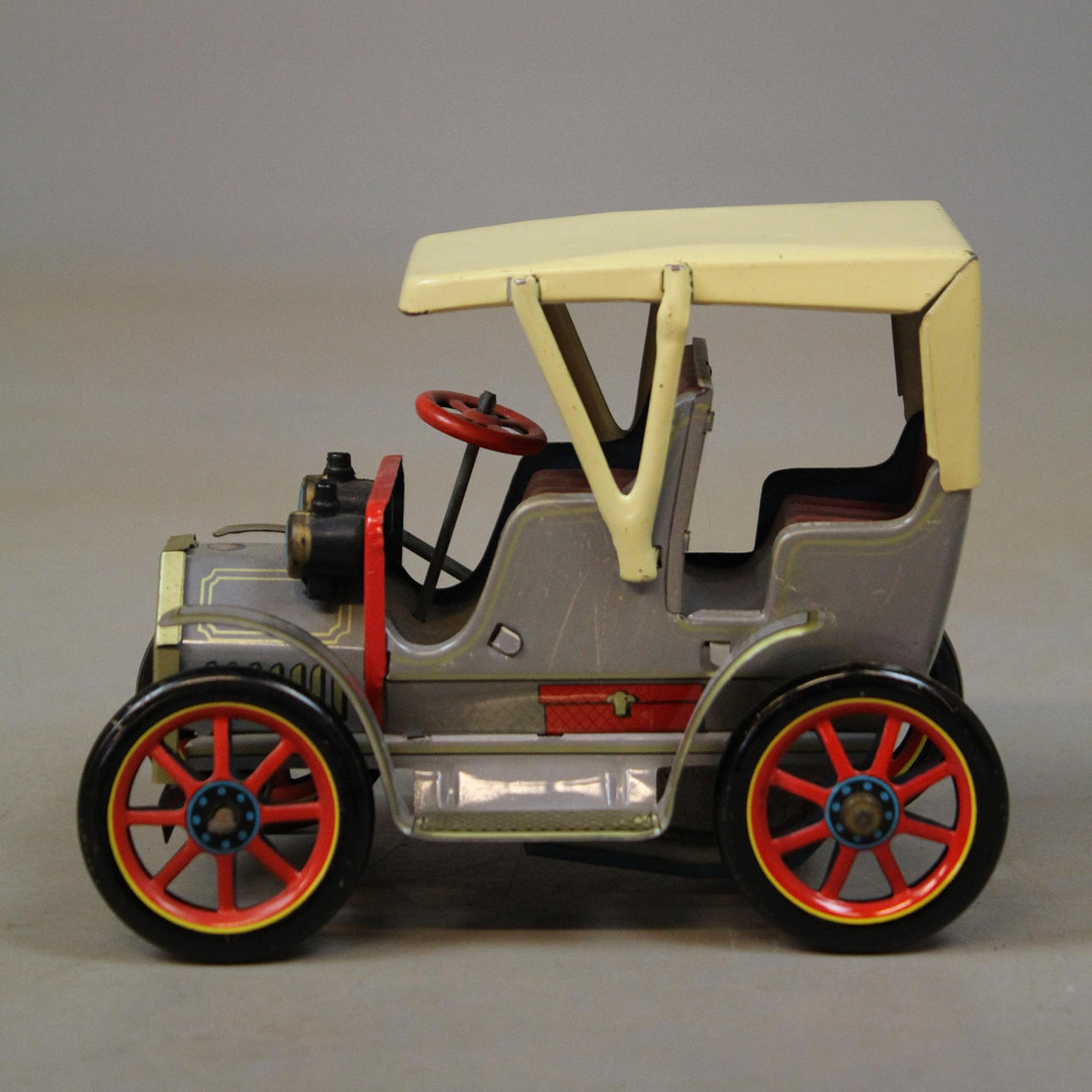 TOY CAR, tin.