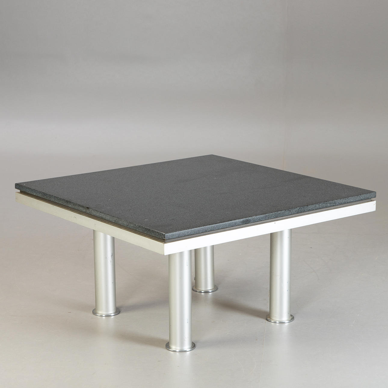 Granit Couchtisch / Beistelltisch von Ilse.