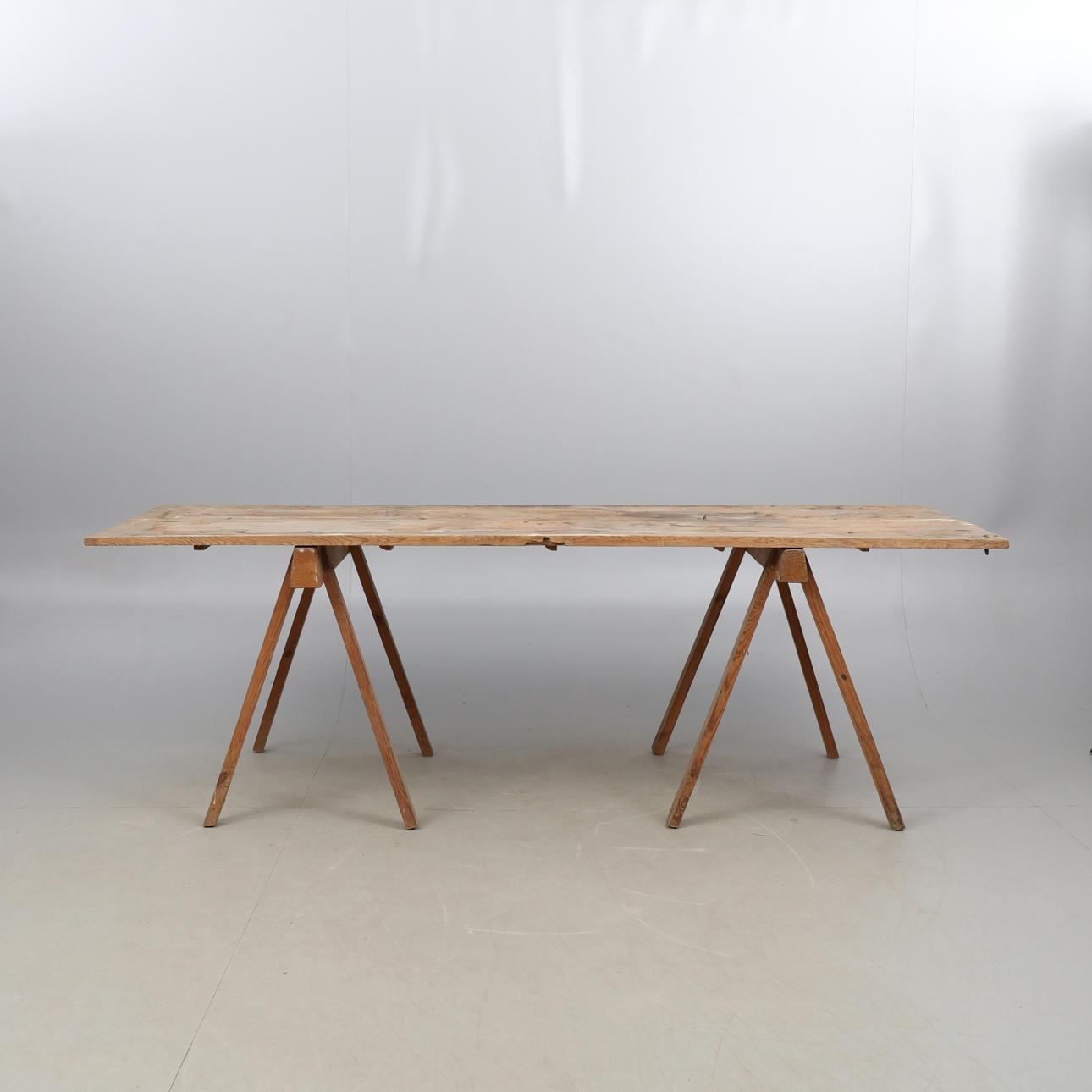 BORD på bockar, 1800-tal.