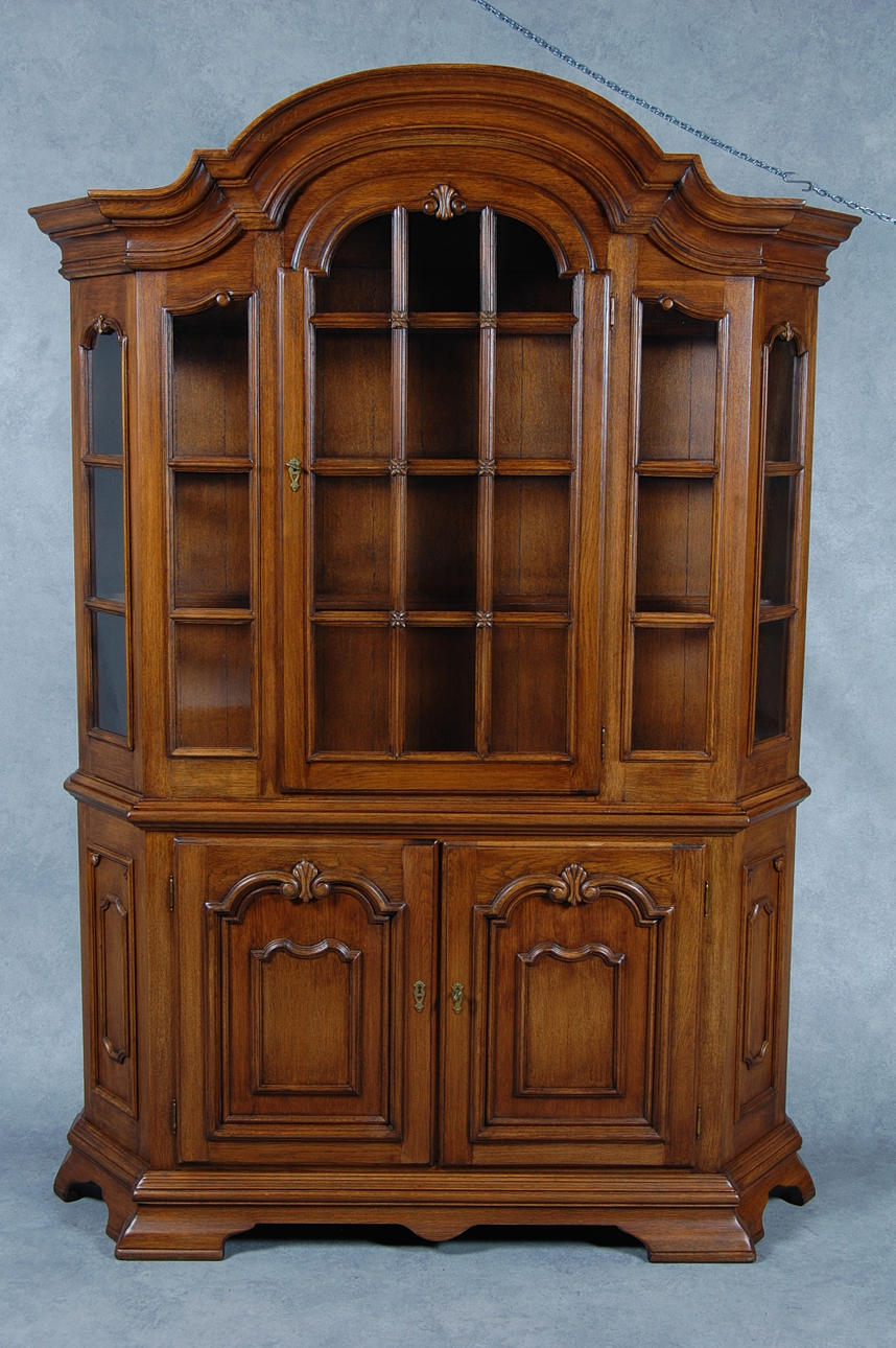 VITRINSKÅP, rokokostil, 1900-tal.