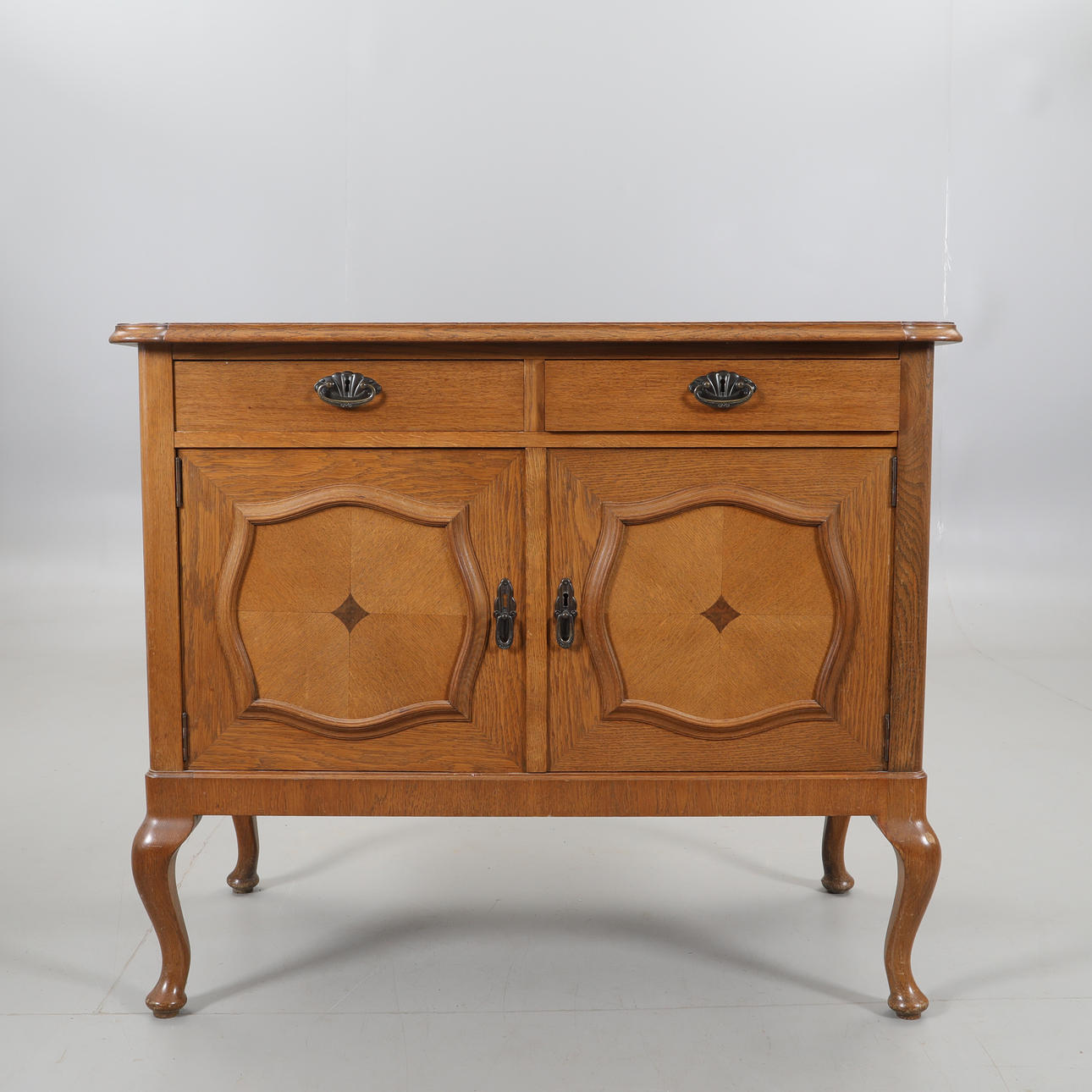 BUFFE/SKÄNK, ek, 1930-tal.