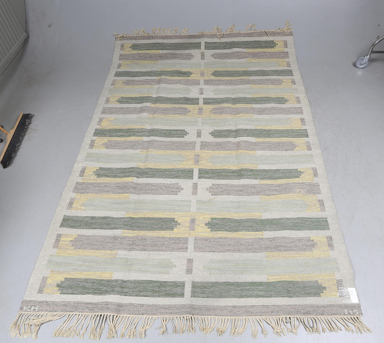 MATTA, rölakan, signerad MS KH (Maj Svanström, Klockargårdens Hemslöjd, Tällberg). ca. 303x200 cm.