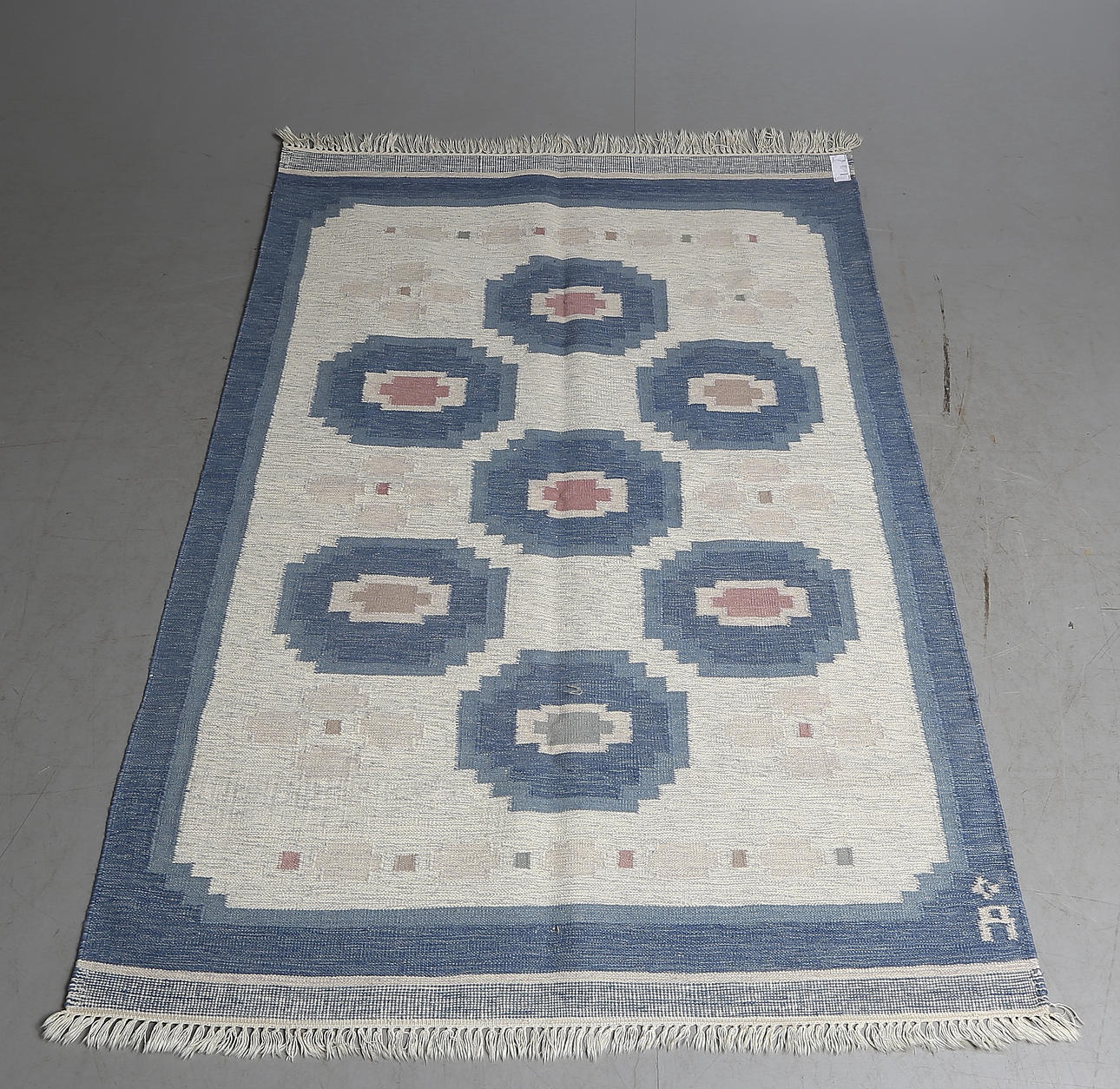 MATTA. Rölakan, signerad Å (Anna-Johanna Ångström), ca. 200x140 cm.