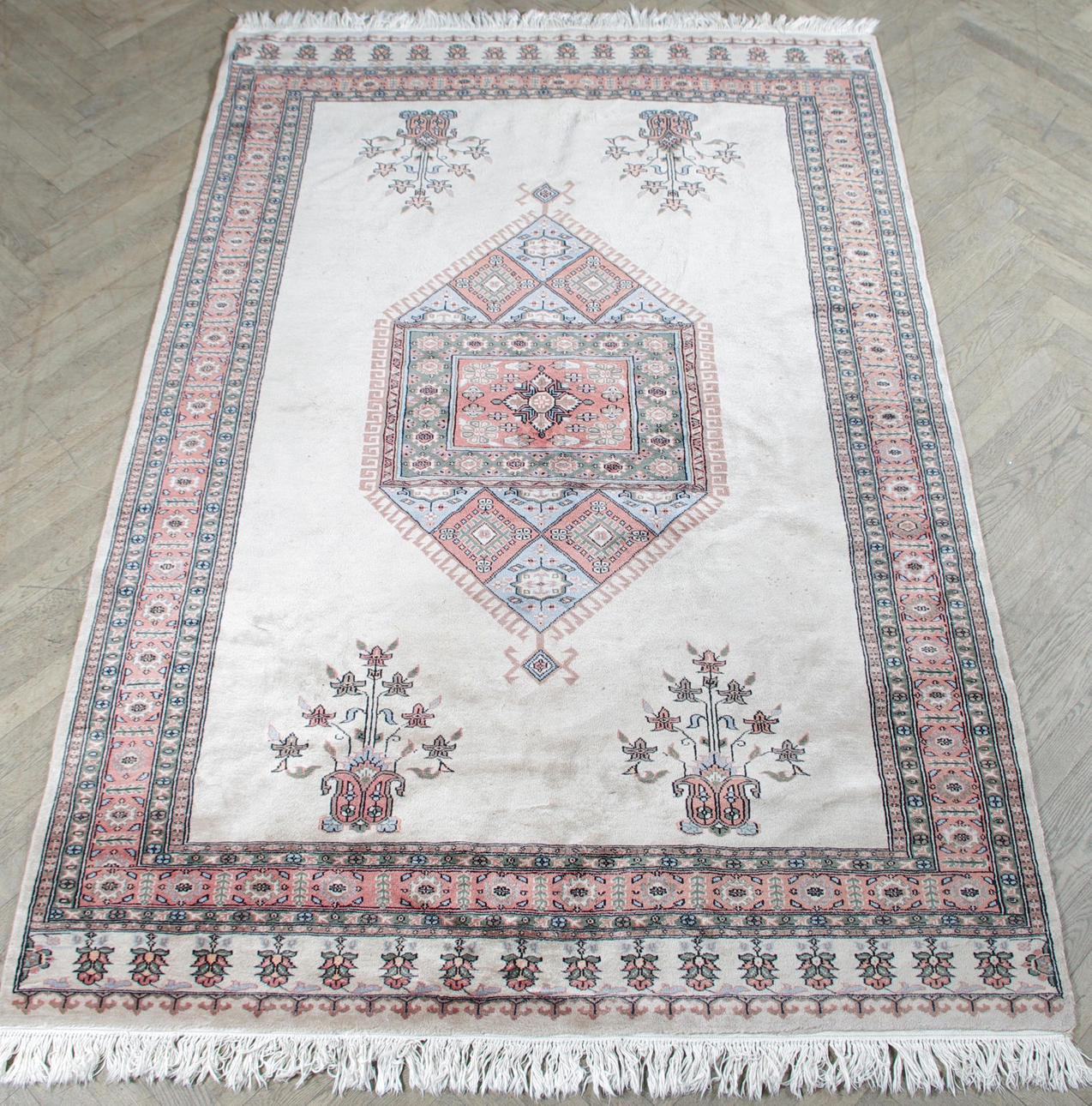 ORIENTMATTA, Pakistan, 260 x 173 cm.