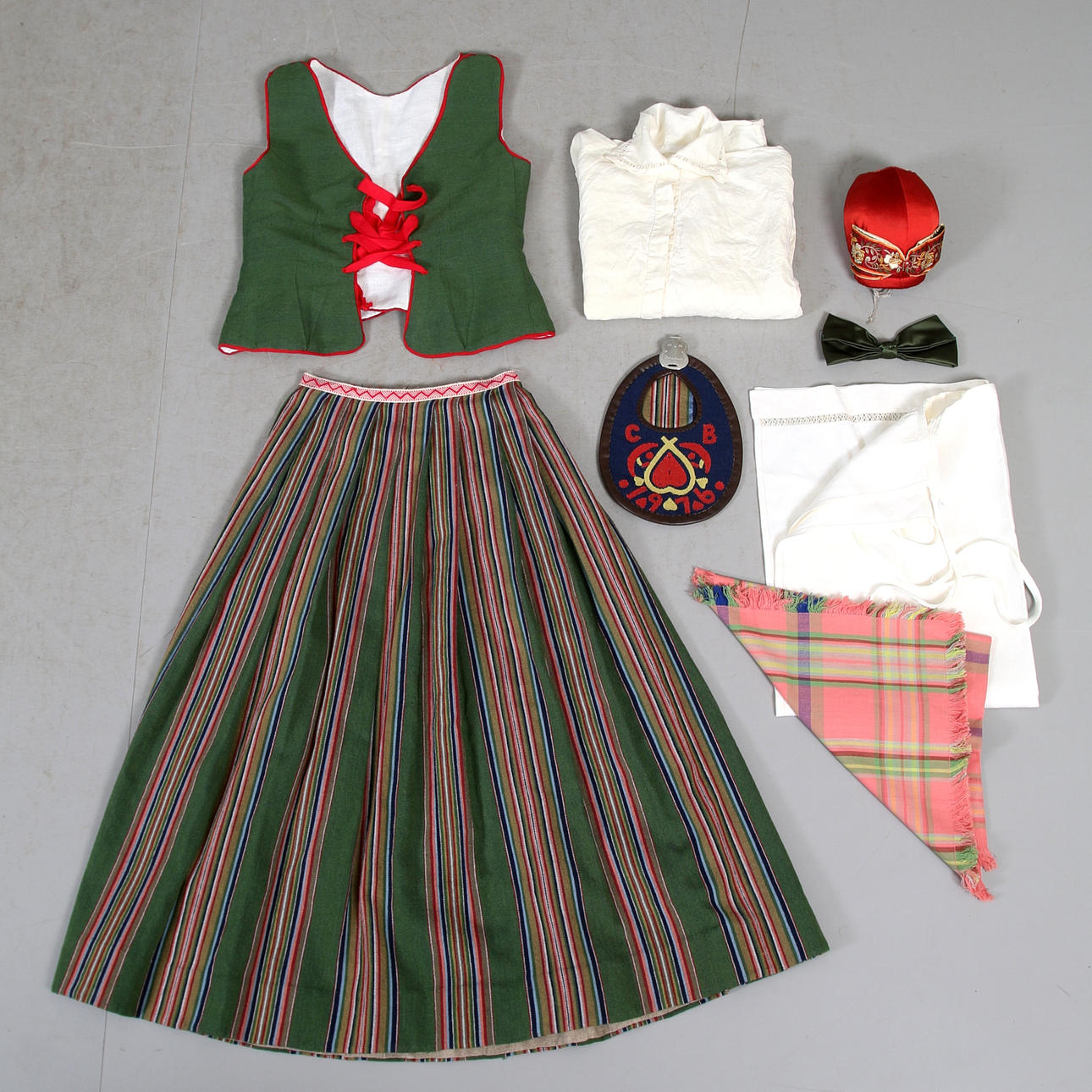 FOLKDRÄKT, 6 delar, Ångermanland, 1900-tal.