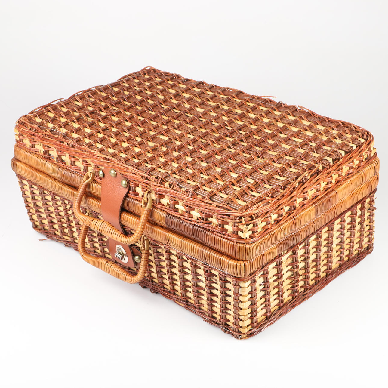 PICKNICK-KORG, rotting.