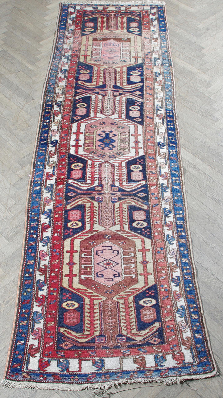 ORIENTMATTA, "Hamadan", galleri, 334 x 95 cm.