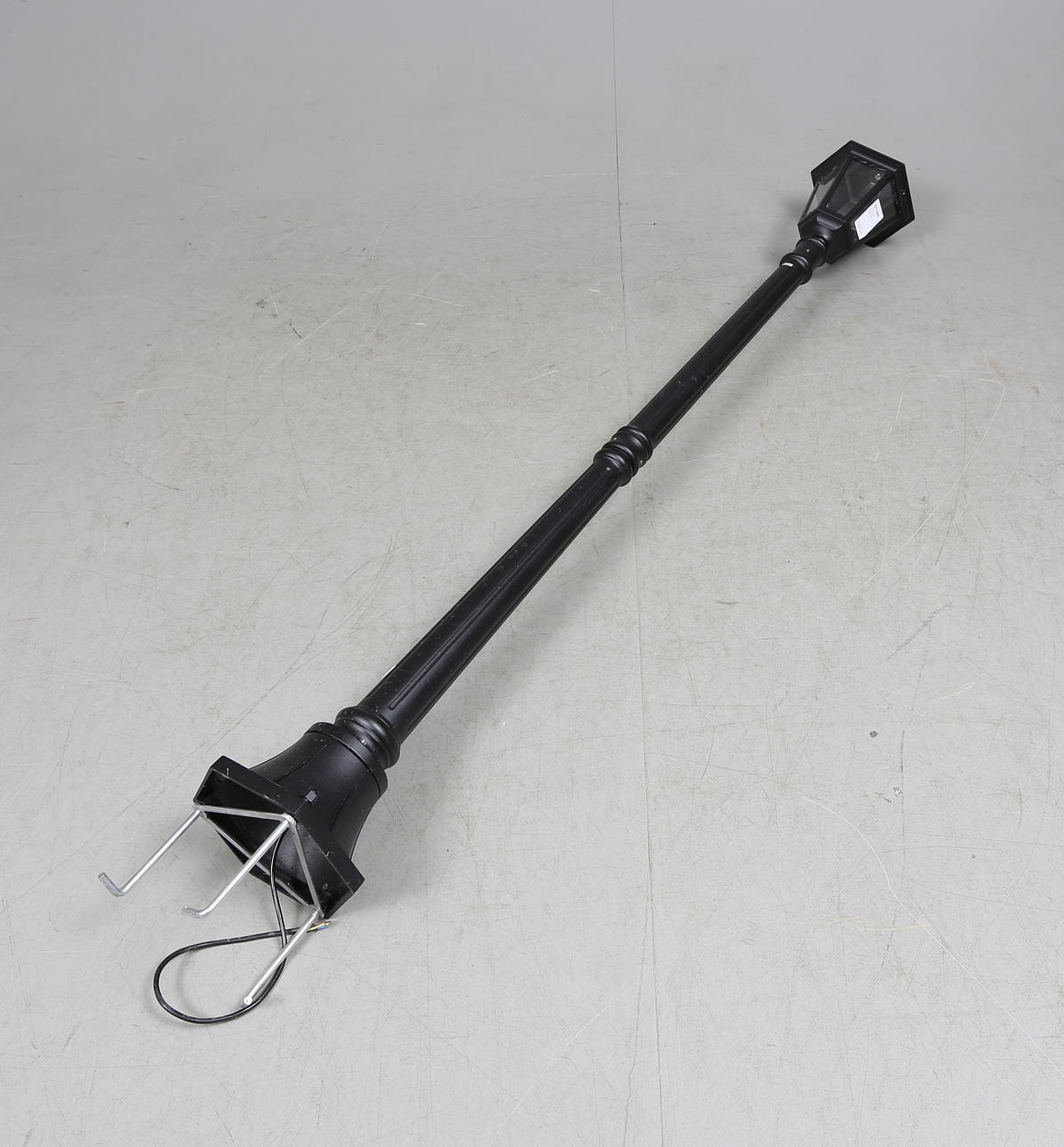 PARKLYKTA, lättmetall, svartlackad, 2000-tal.