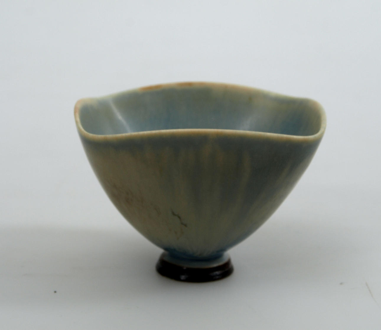 BERNDT FRIBERG. Miniatyrskål, keramik, Gustavsberg, signerad Friberg.