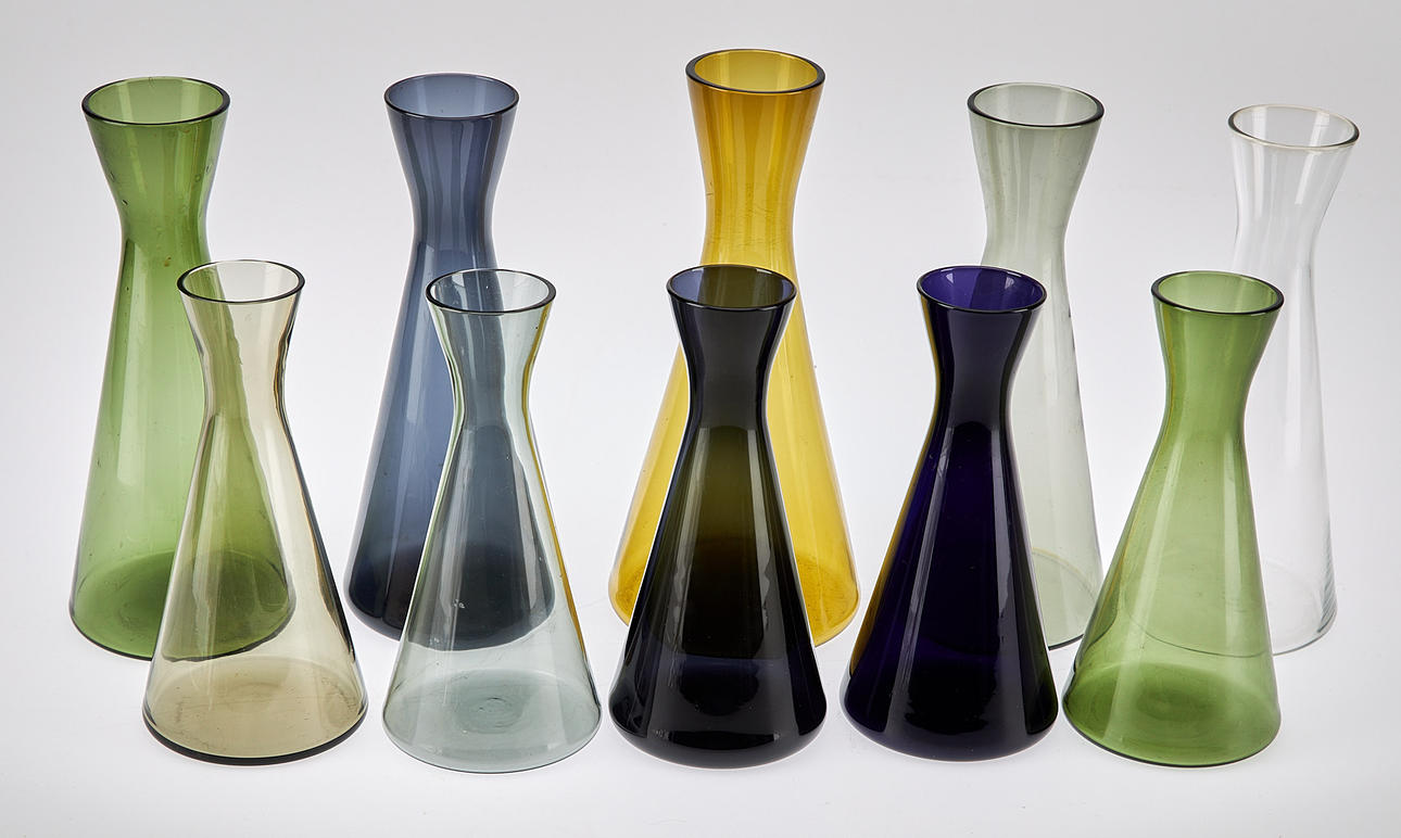 KAJ FRANCK. CARAFE / VASE, 5 + 5 pcs, Nuutajärvi Notsjö, model 