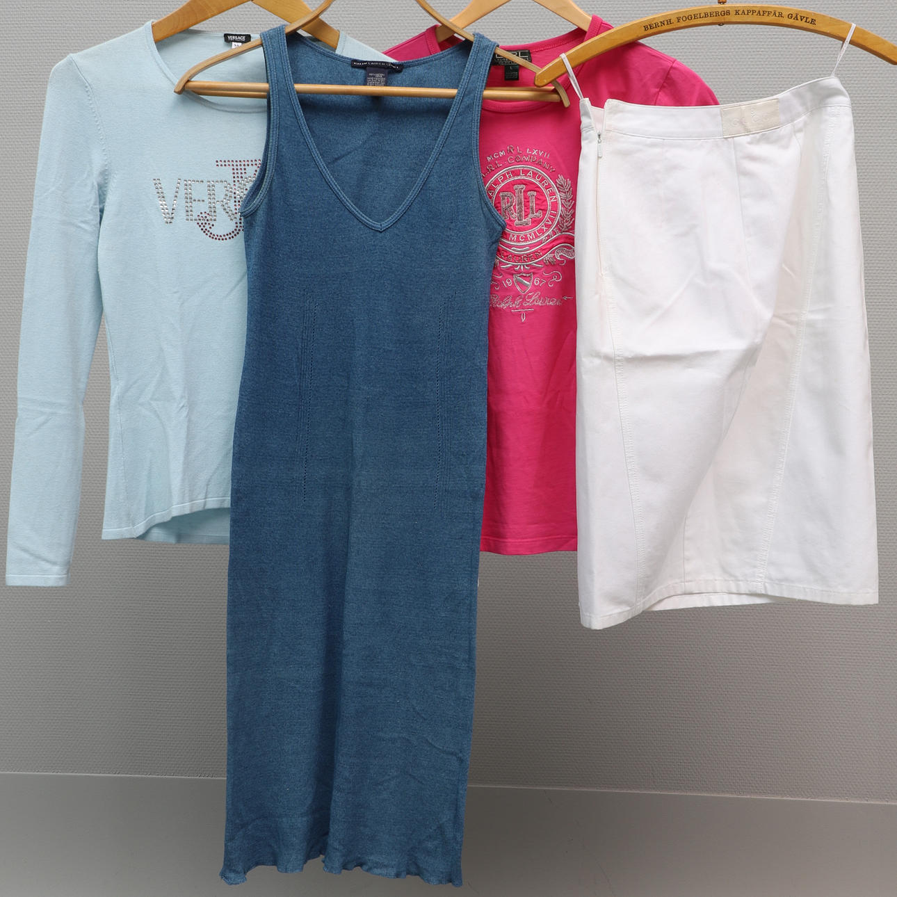 TØJ, 4 stk, Versace, Gucci & Ralph Lauren.