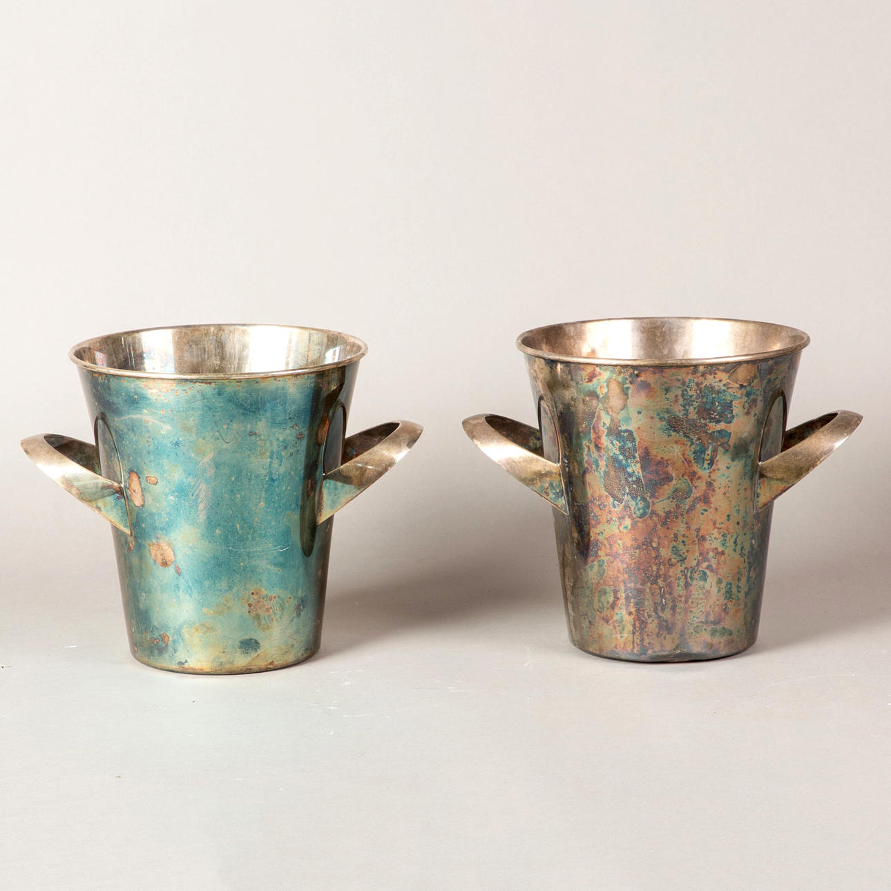 2 WMF Wagenfeld Sektkühler, versilbert.