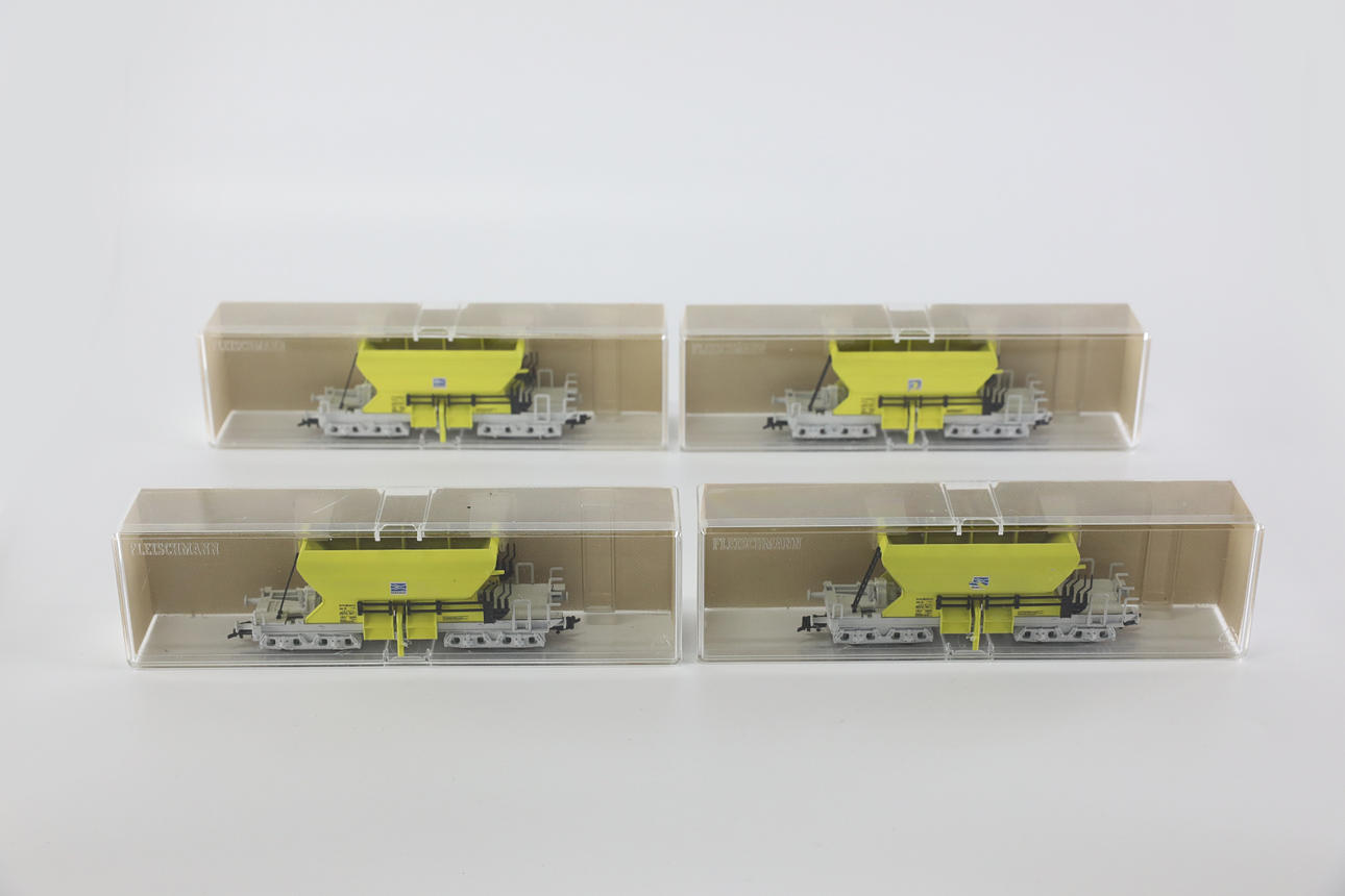 FLEISCHMANN. Wagen, 4 Stück, Modell 5525.