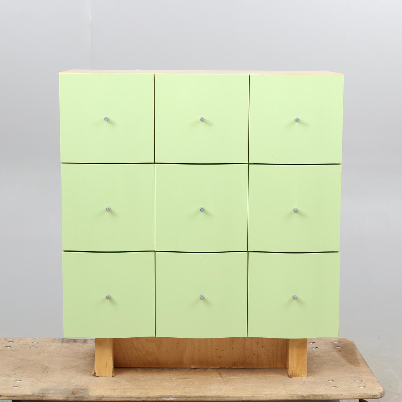 TOMAS JELINEK. Kommode"Vajer", Ikea.