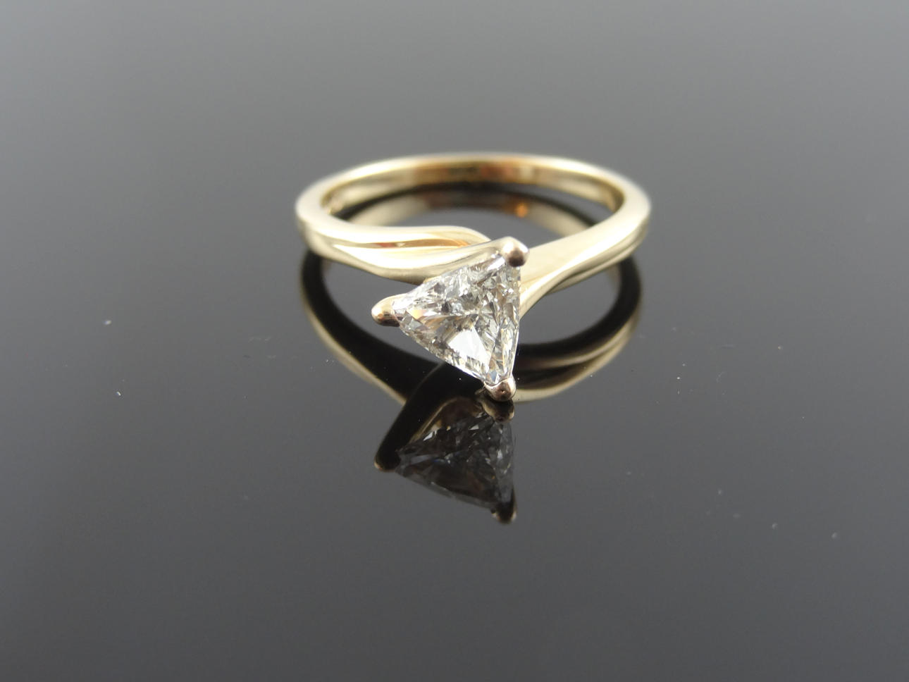KVINNORS Trilion Solitare diamantring 0,56ct.
