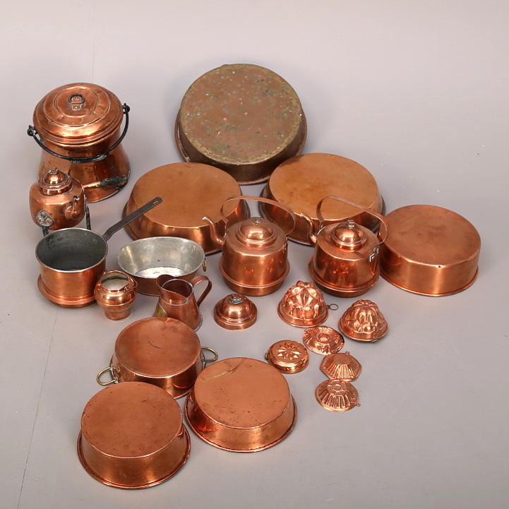 KOPPARFÖREMÅL, 22 st, diverse formar, kaffekannor, hinkar.