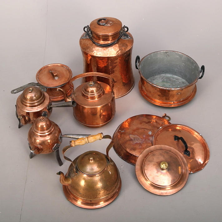 KOPPARFÖREMÅL, 10 st, kaffekannor, form, kastrull, kittel, lock.